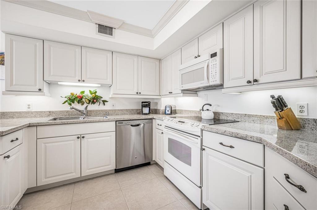 4551 Gulf Shore BLVD N 605