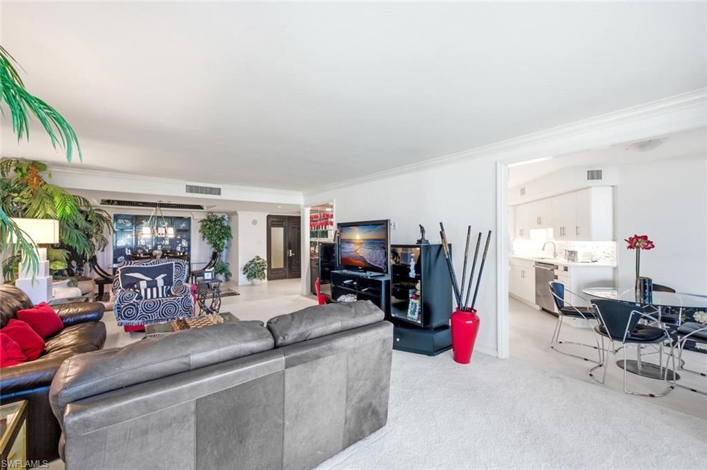 4551 Gulf Shore BLVD N 201