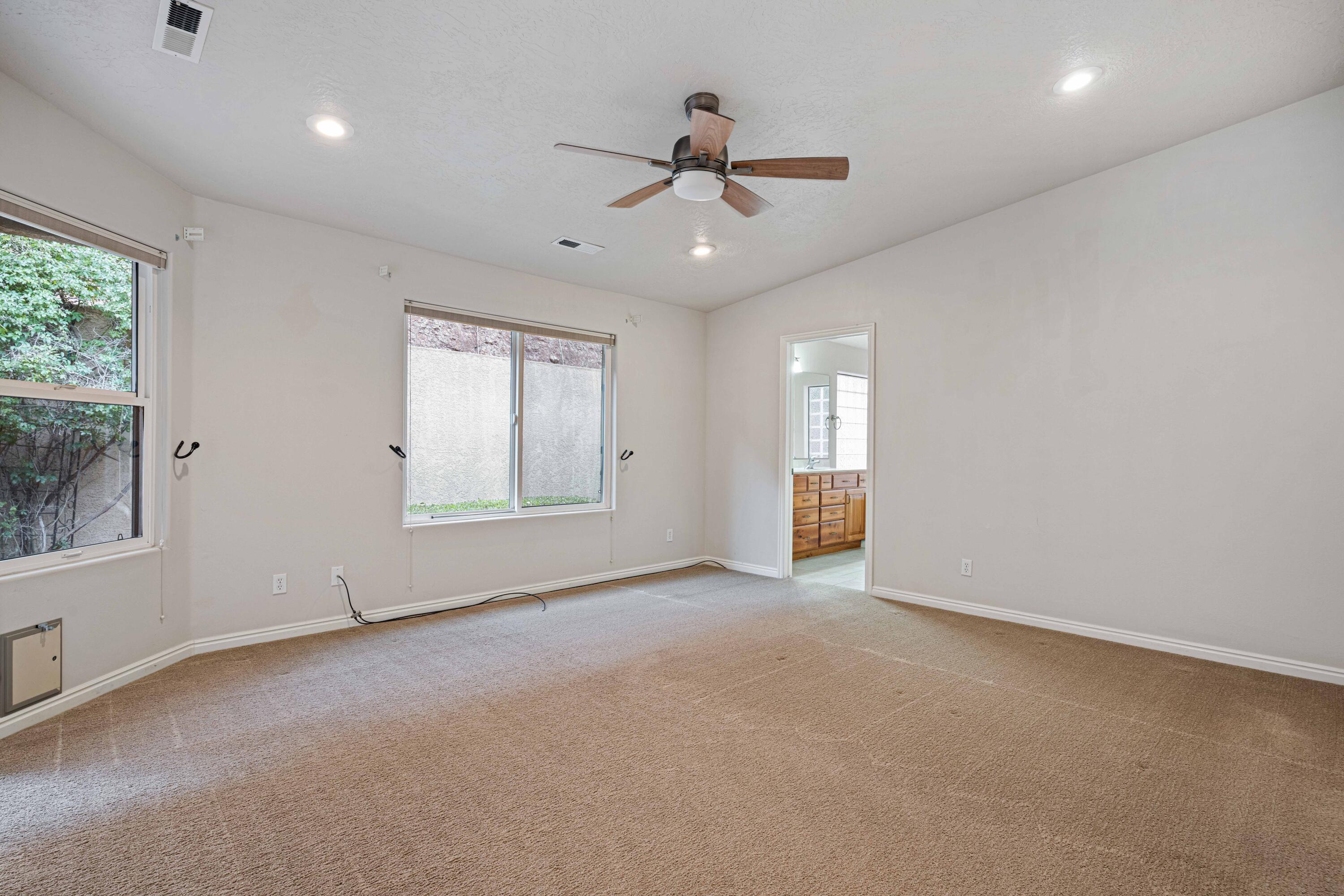 445 N Northridge Ave