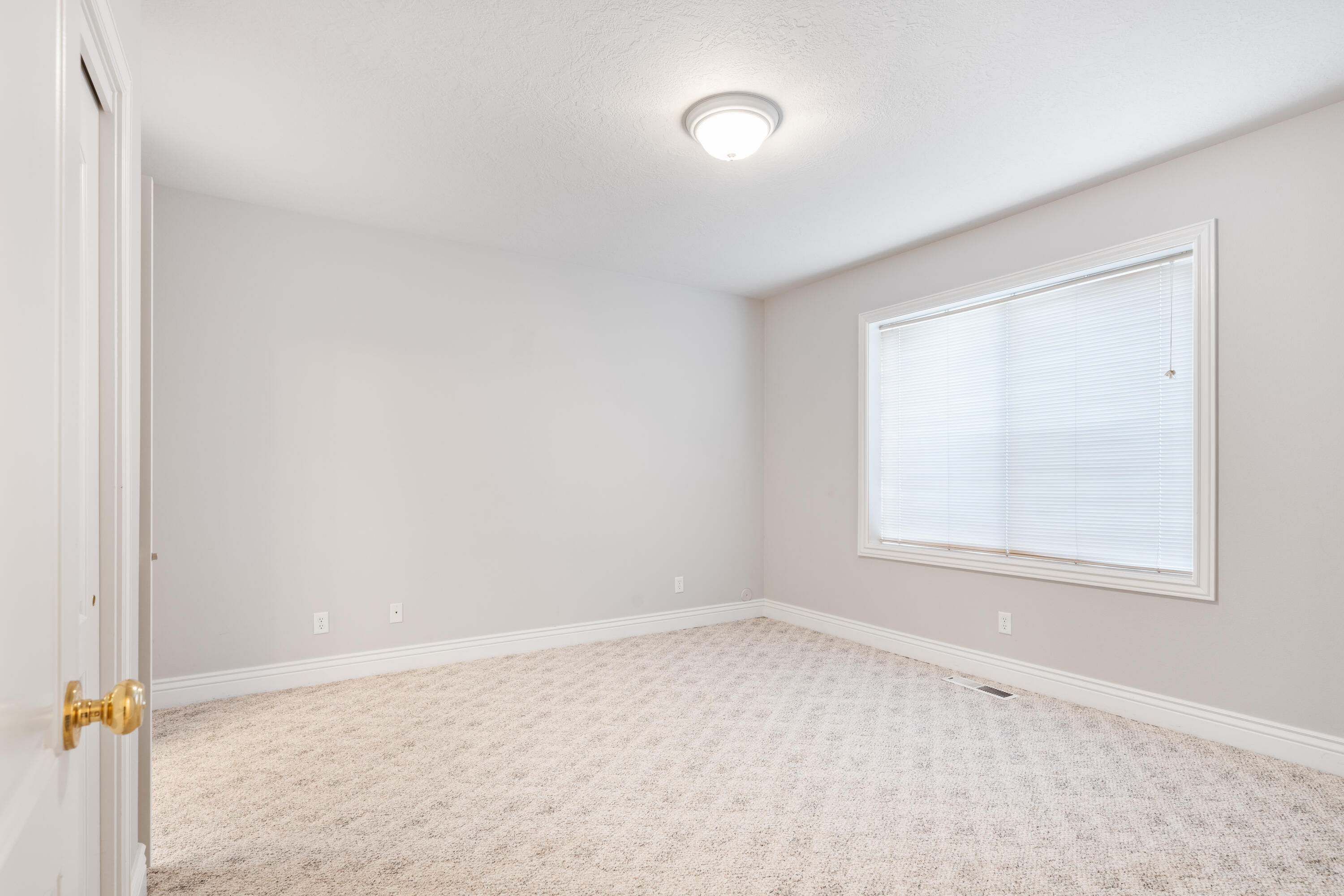 1329 W Bloomington DR S