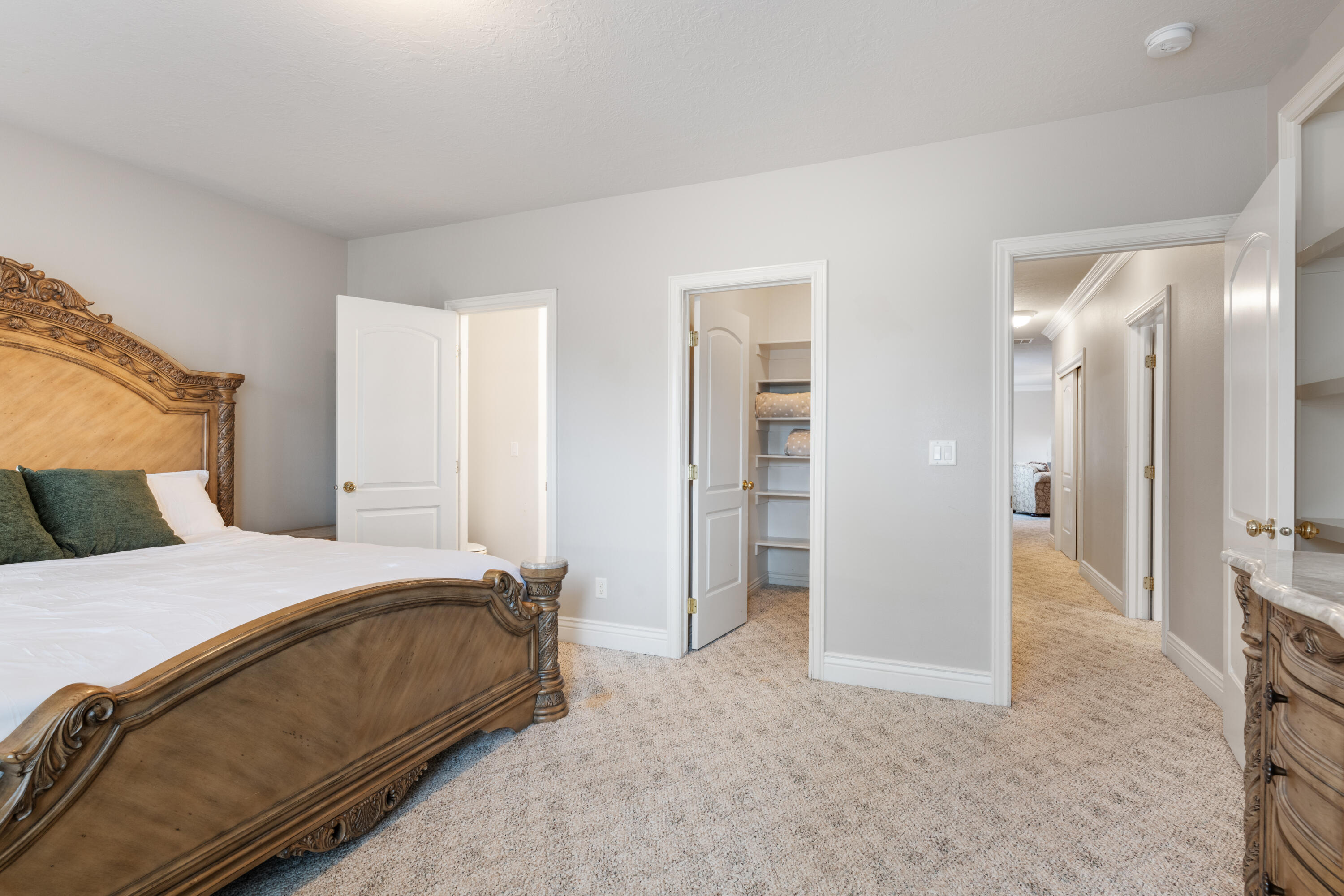 1329 W Bloomington DR S