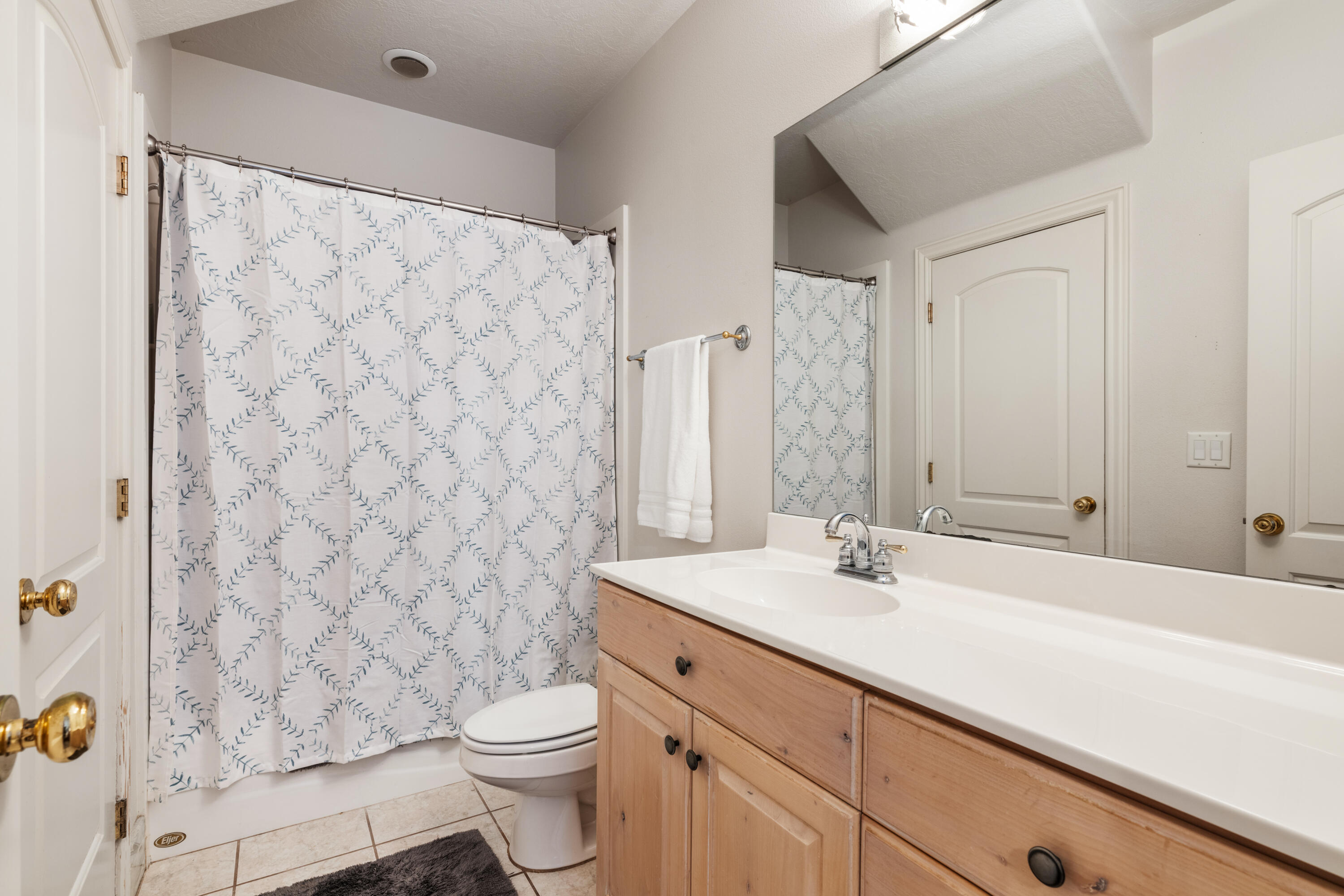 1329 W Bloomington DR S