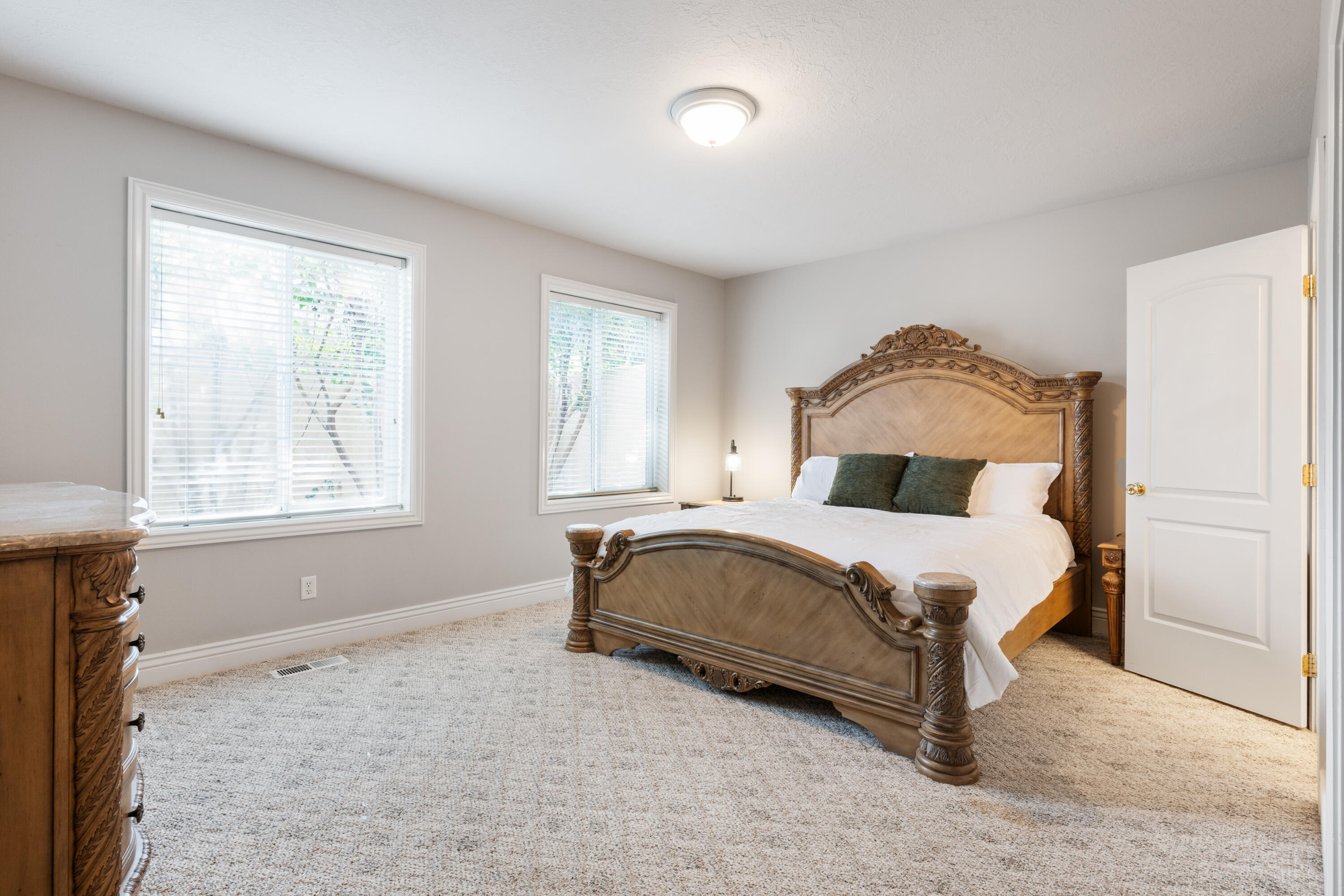 1329 W Bloomington DR S