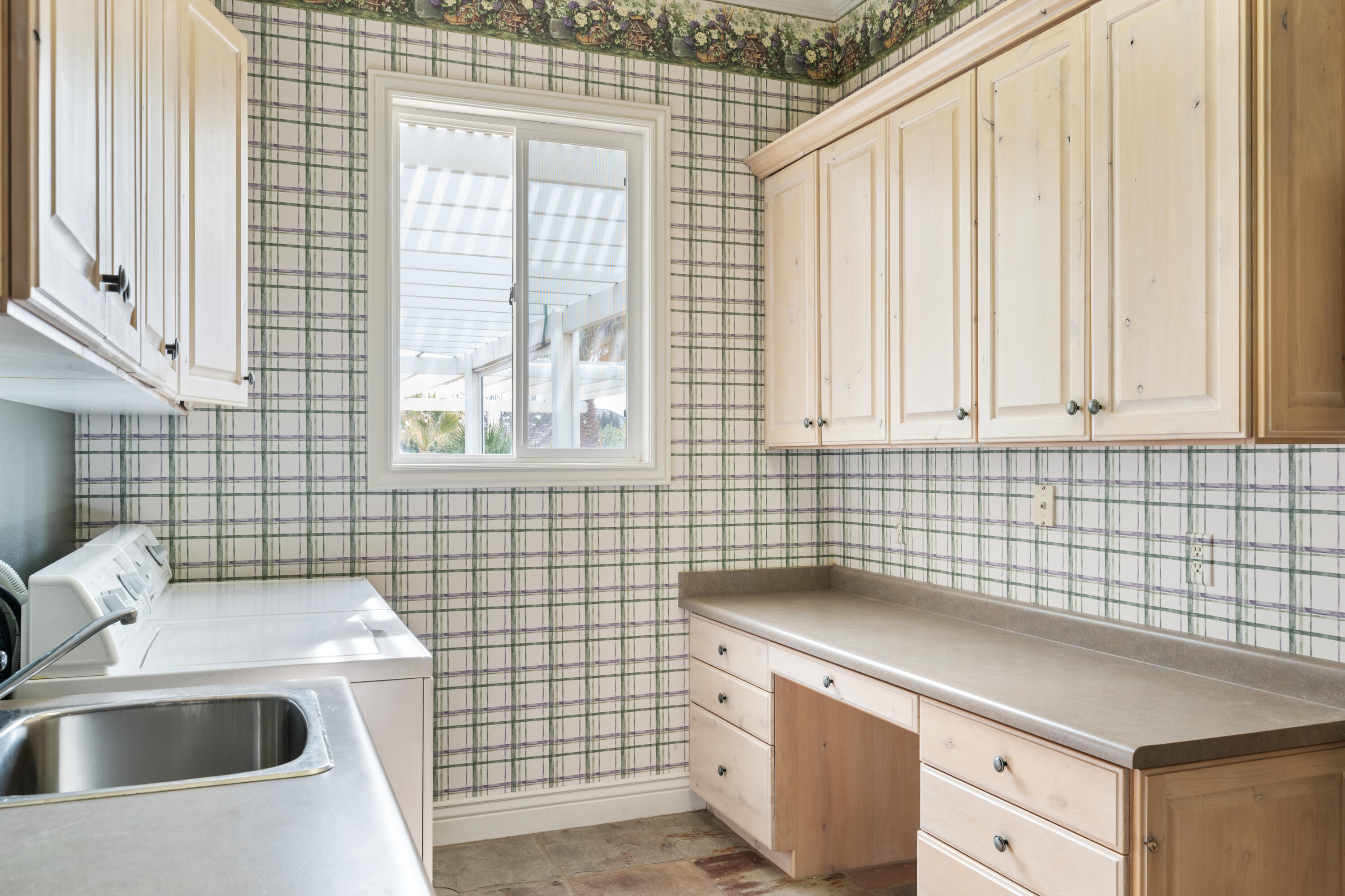 1329 W Bloomington DR S