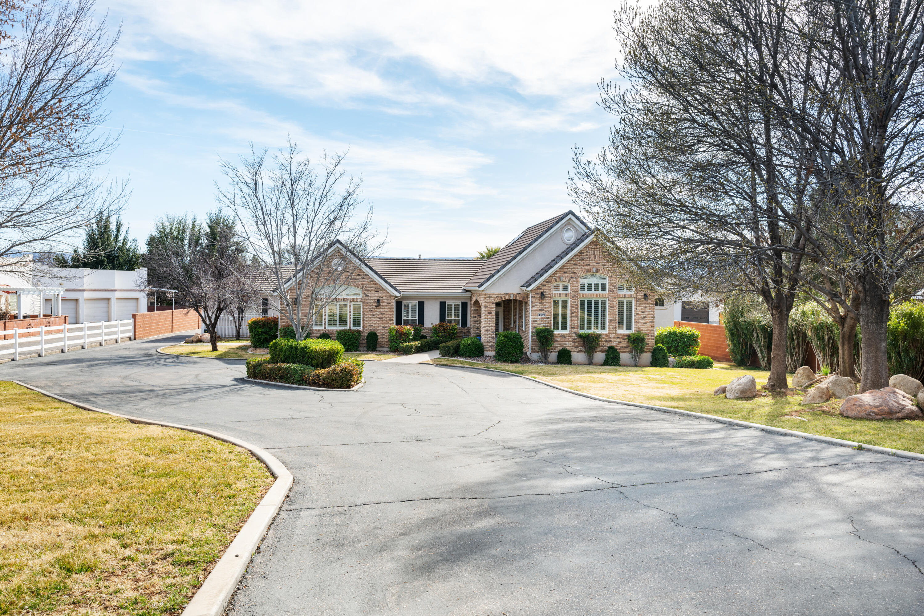 1329 W Bloomington DR S