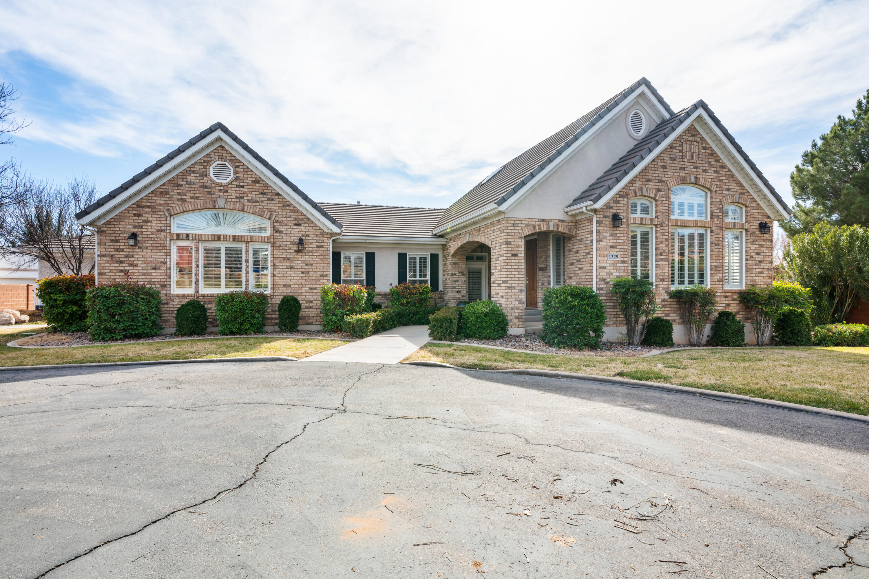 1329 W Bloomington DR S