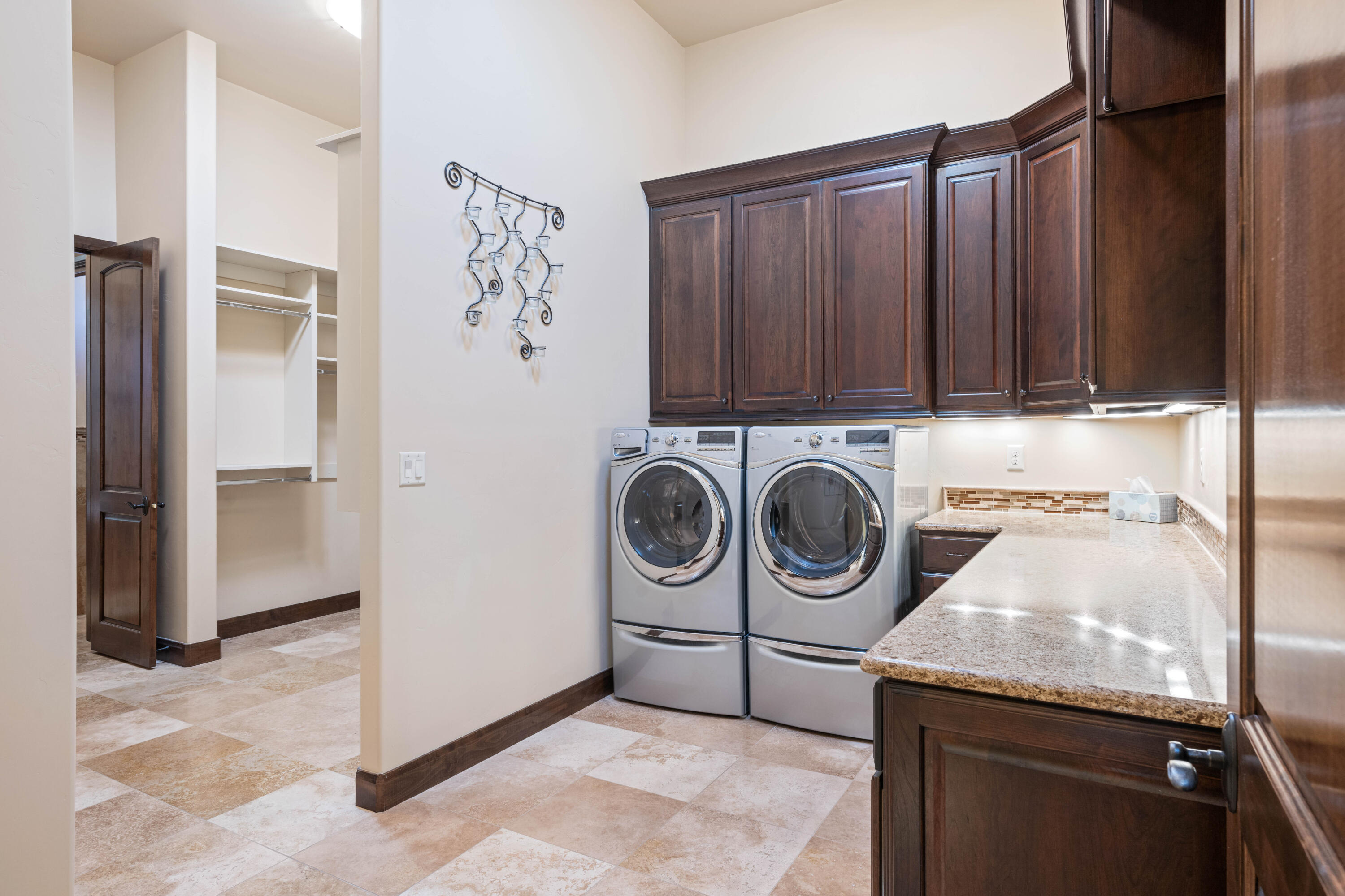 2243 W Sunbrook DR Unit: 124