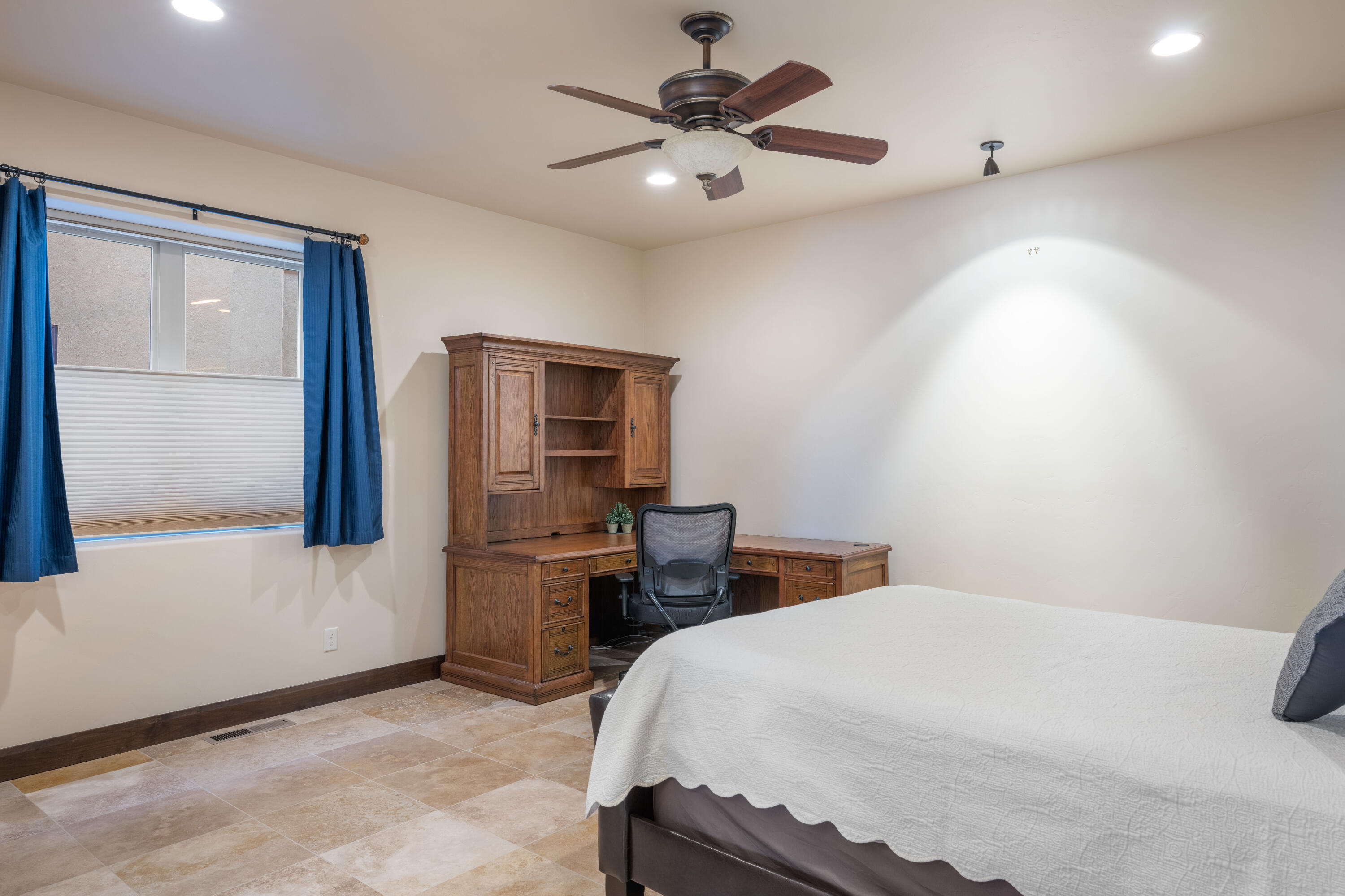 2243 W Sunbrook DR Unit: 124