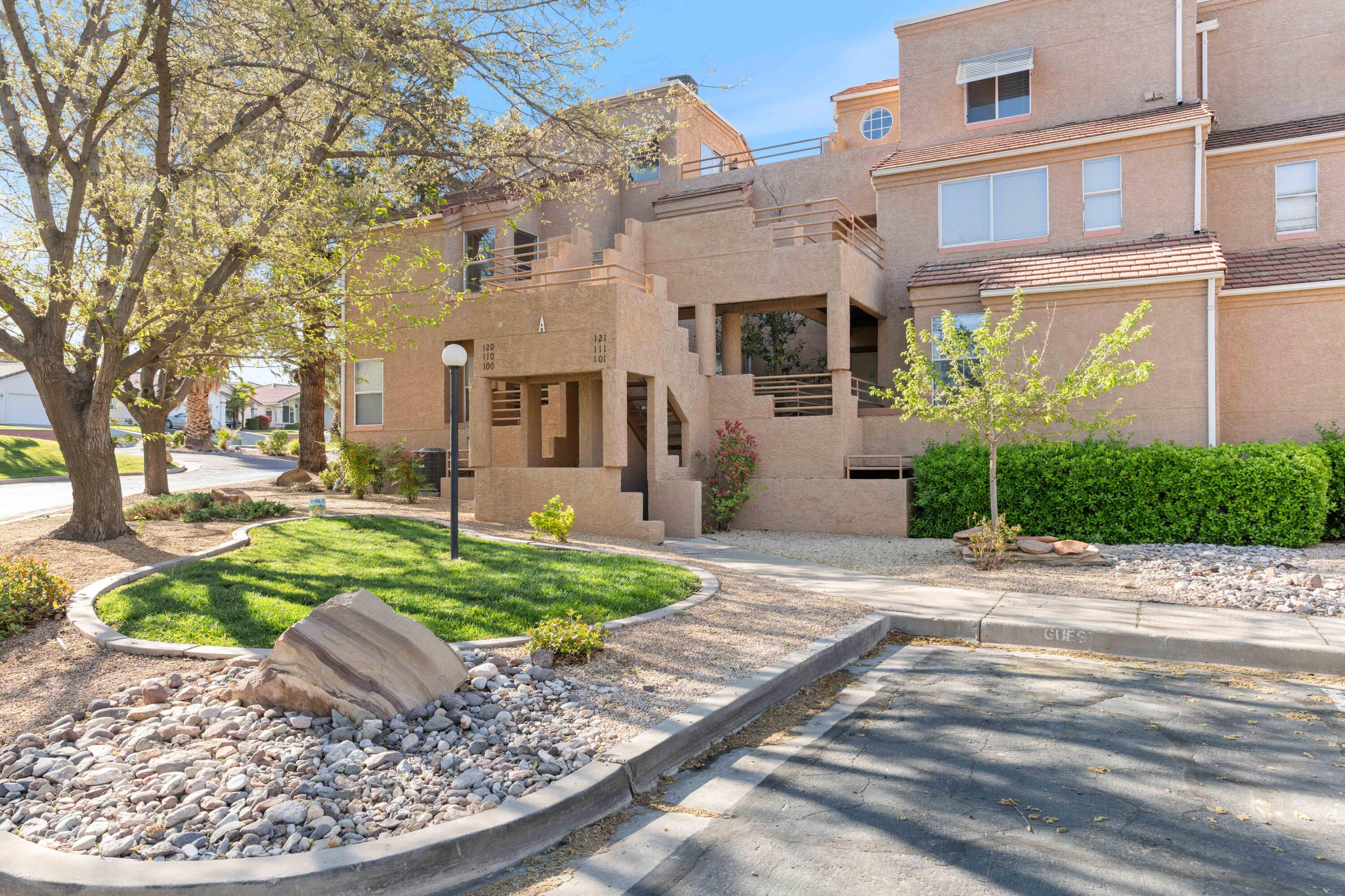 2050 S 1400 E Unit: A101