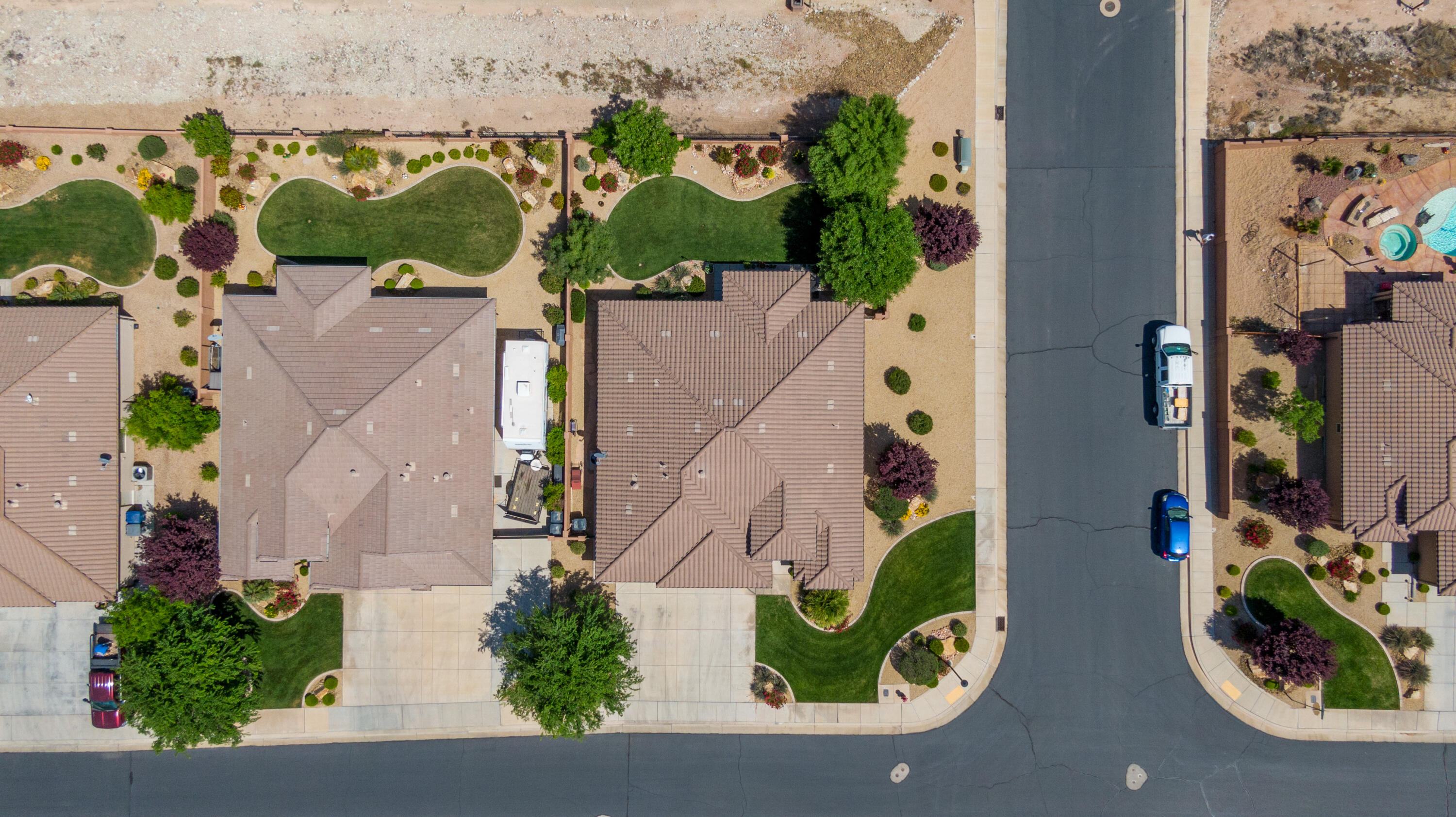 898 Las Colinas DR