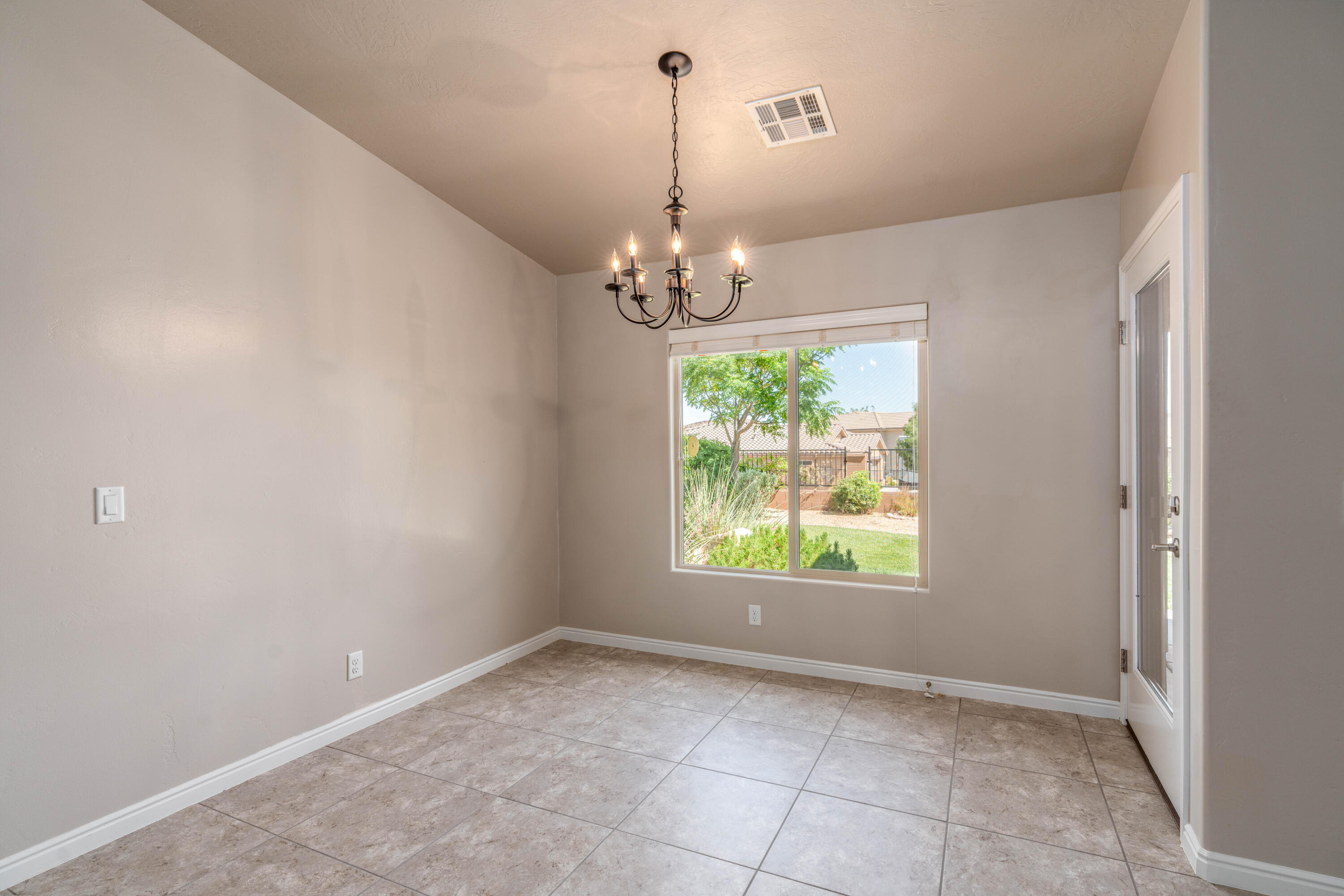 898 Las Colinas DR