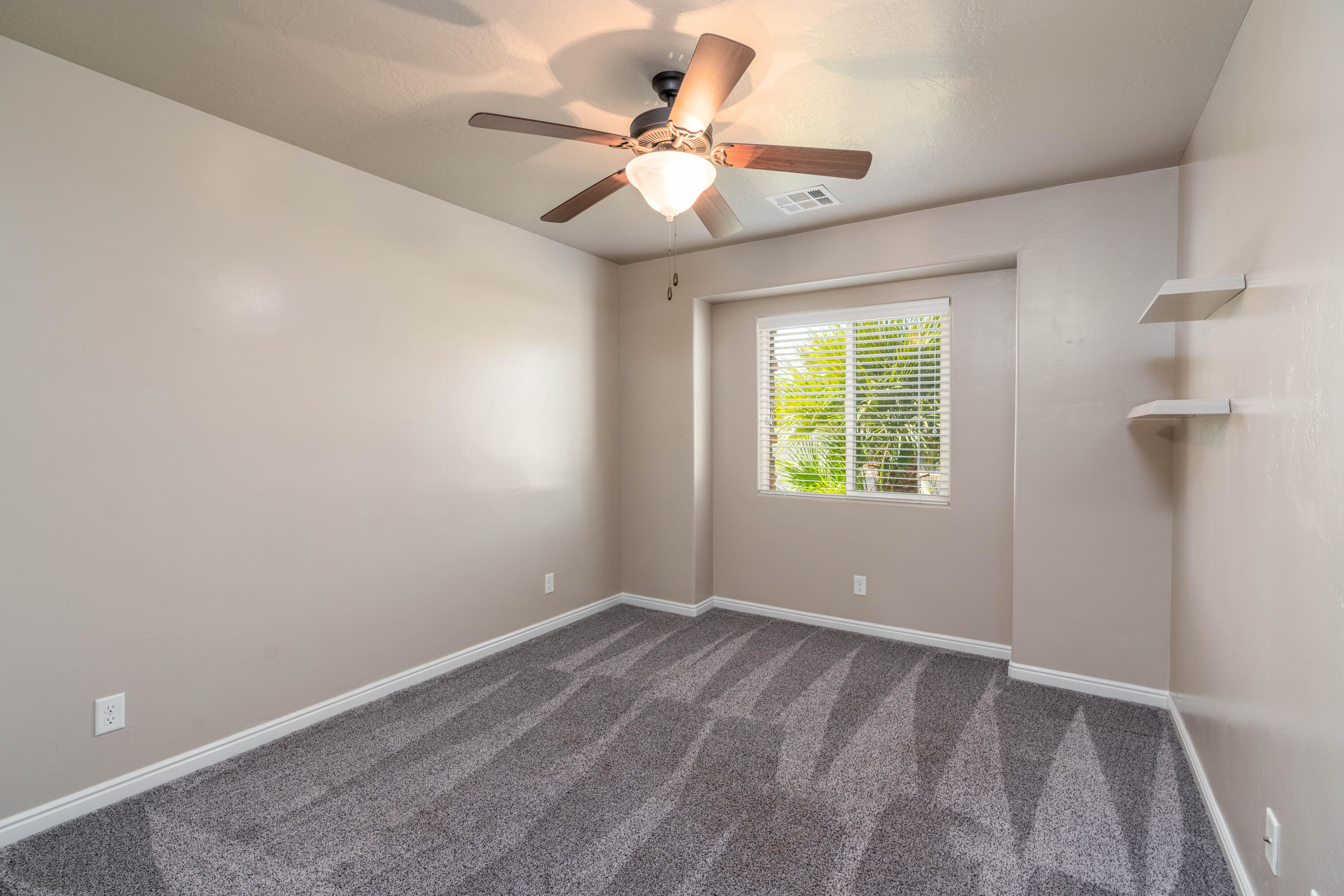 898 Las Colinas DR