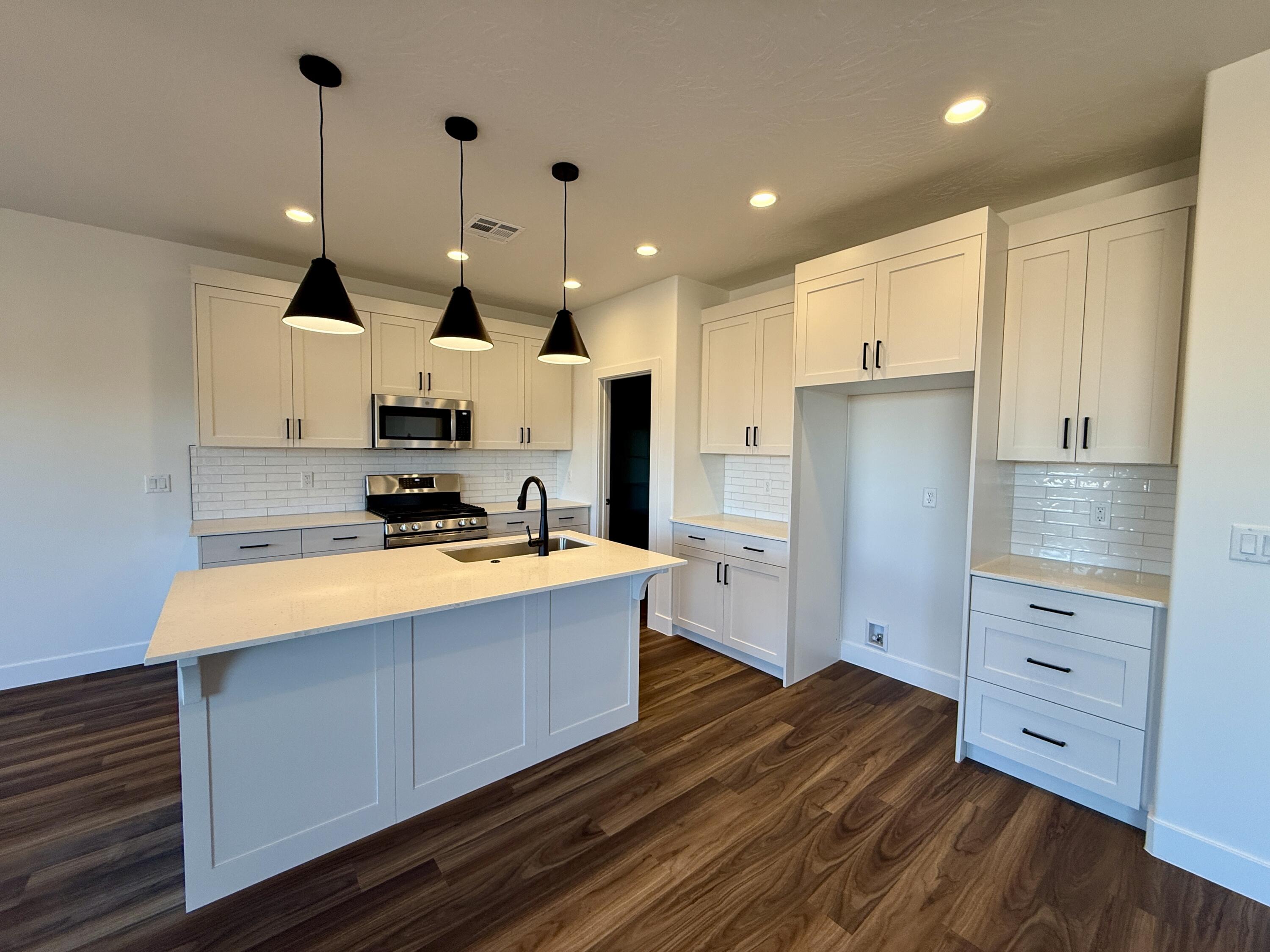 4231 E El Capitan Way