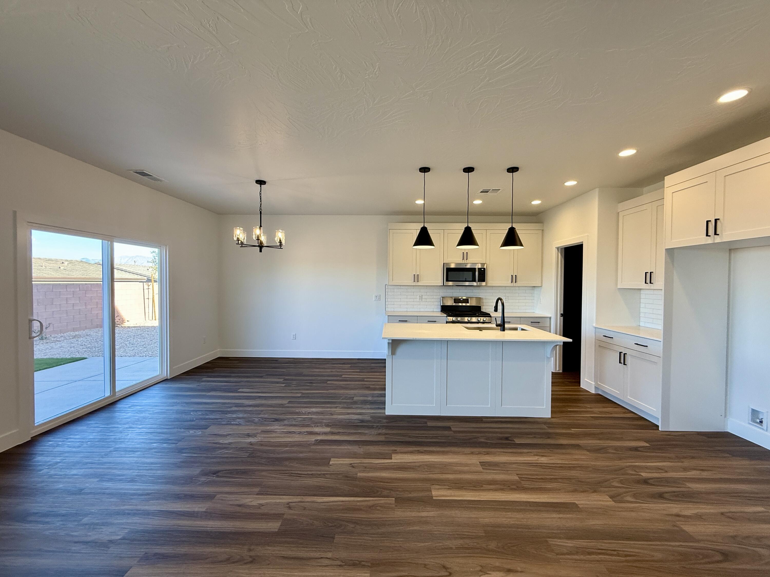 4231 E El Capitan Way