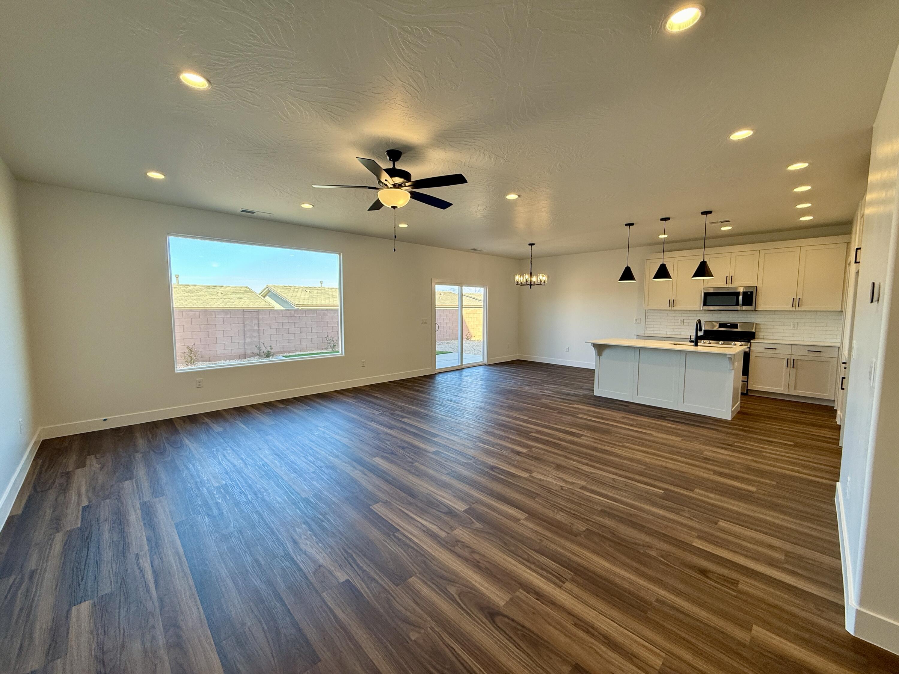 4231 E El Capitan Way