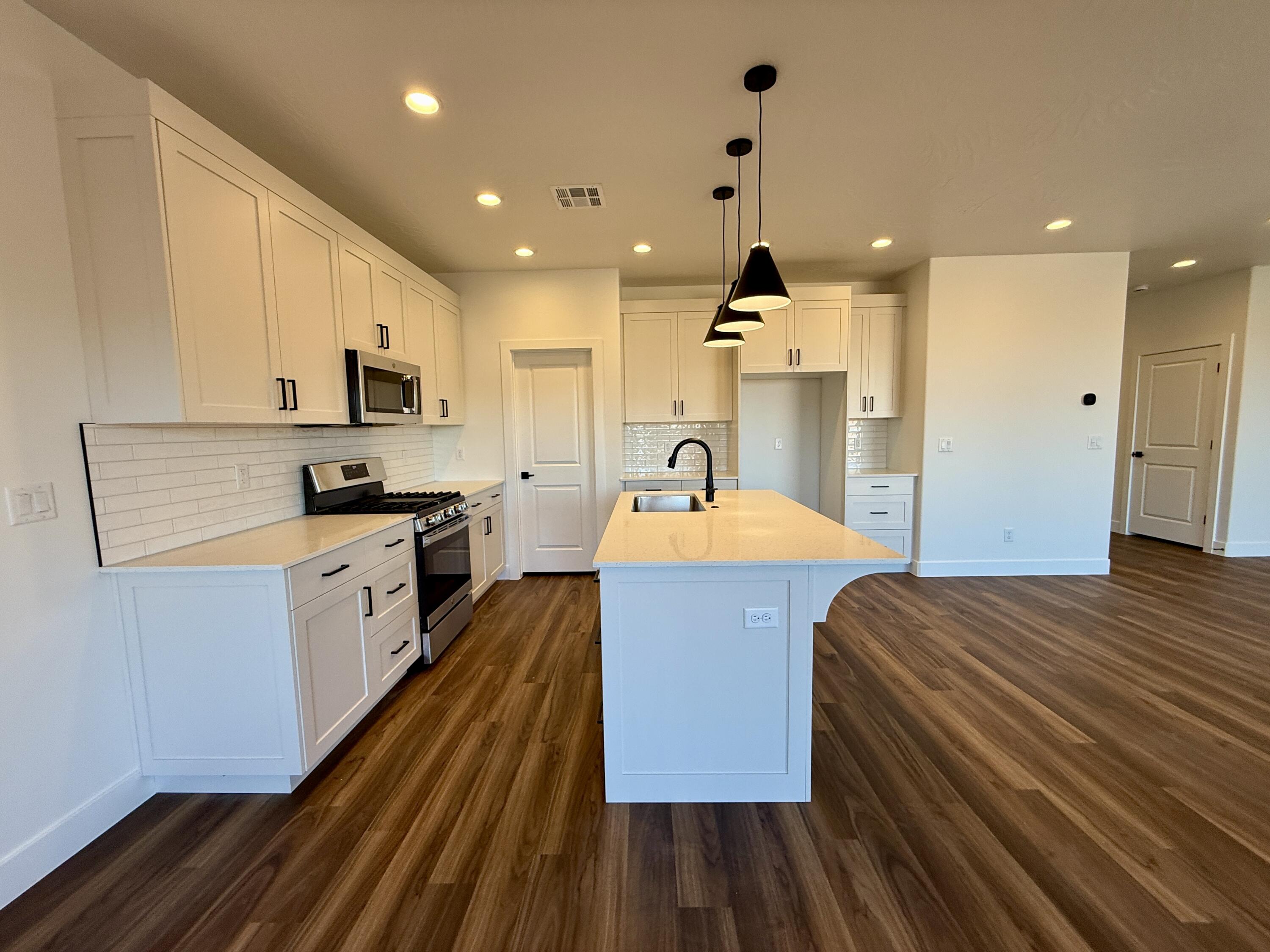 4231 E El Capitan Way