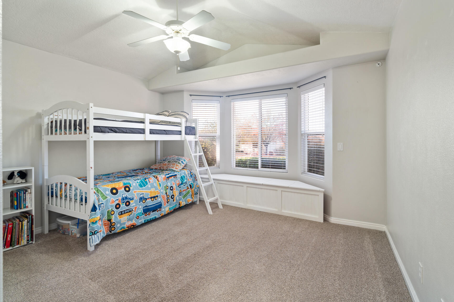 978 N Graham Manor