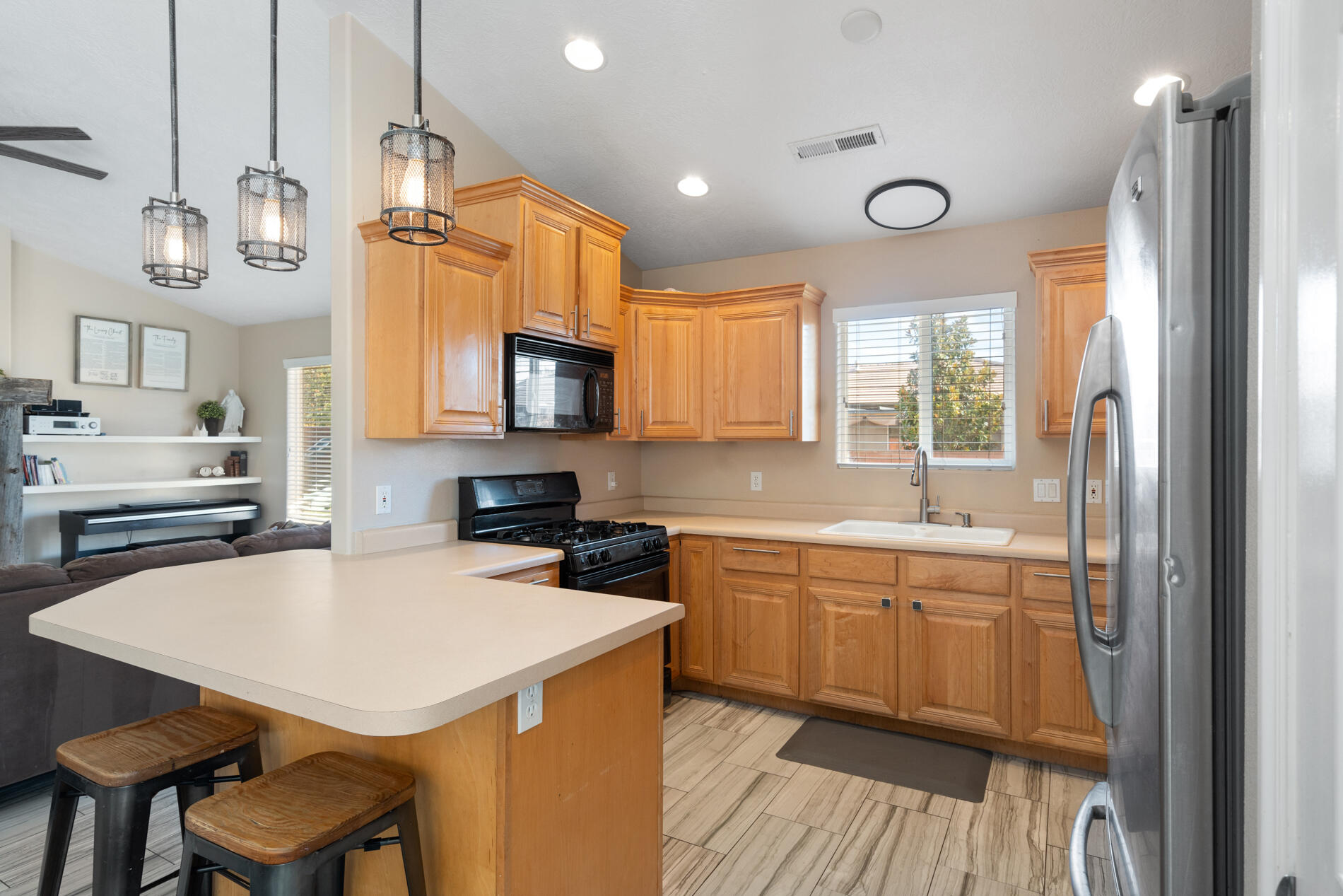 978 N Graham Manor