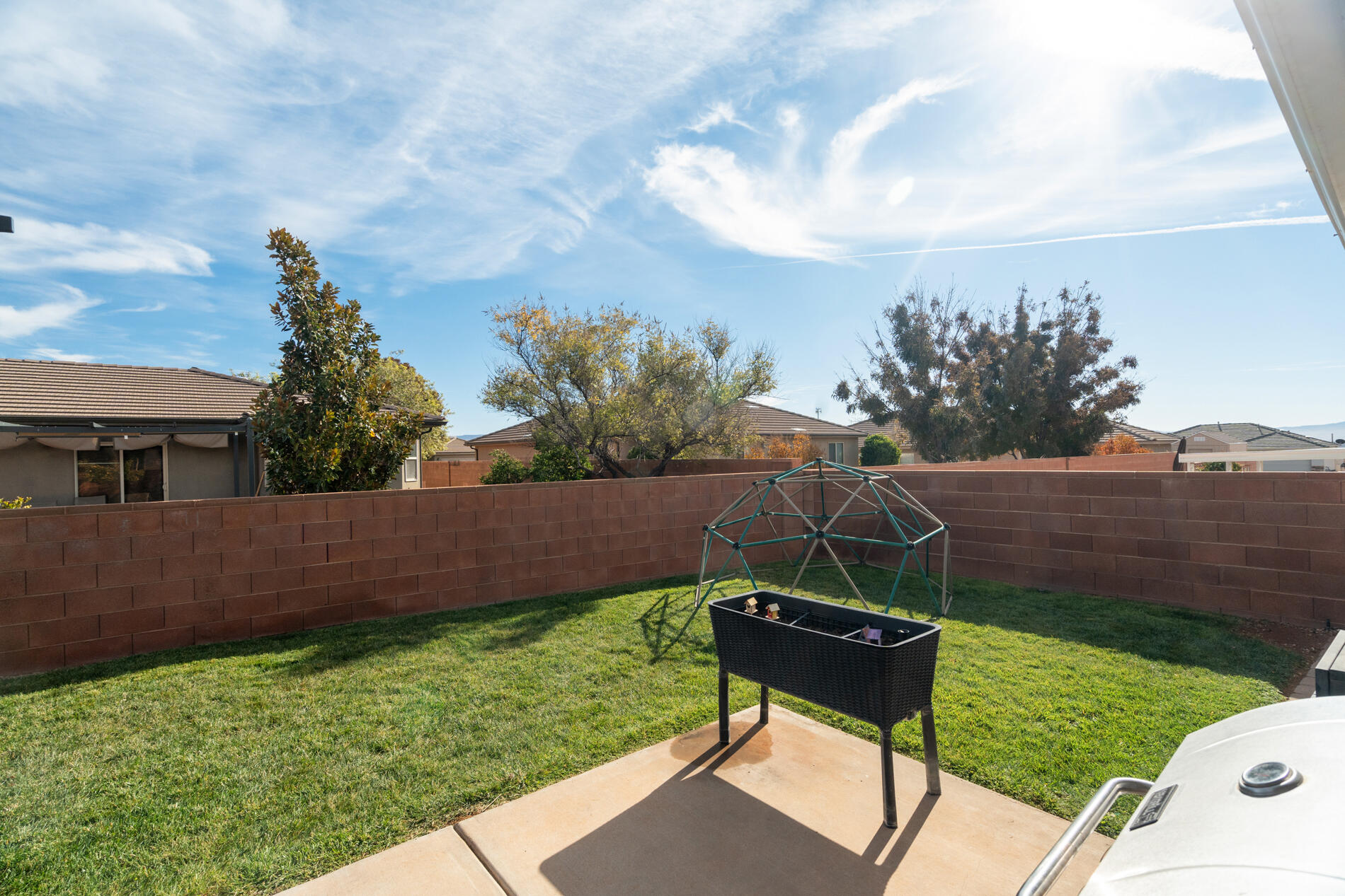 978 N Graham Manor