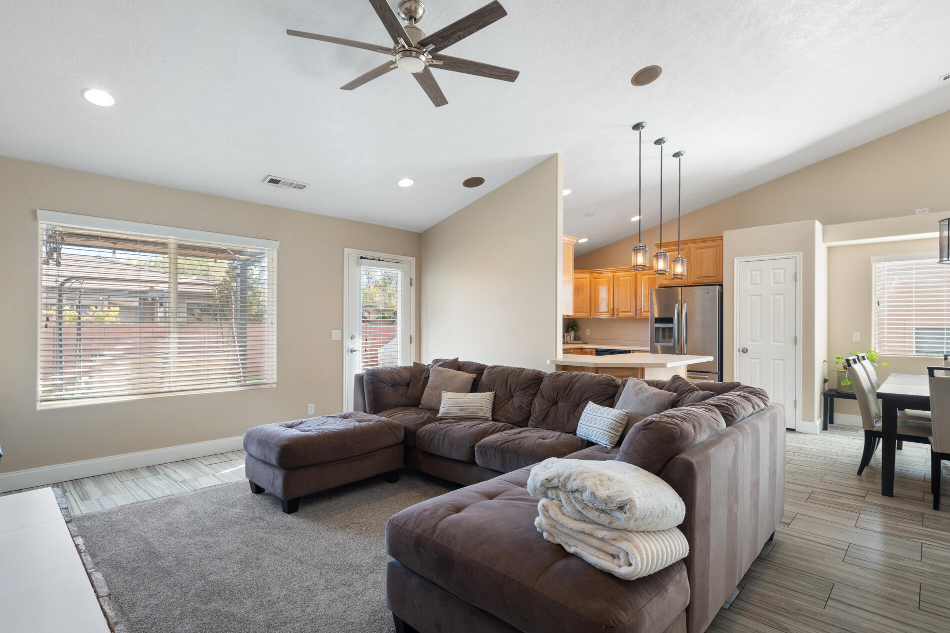 978 N Graham Manor
