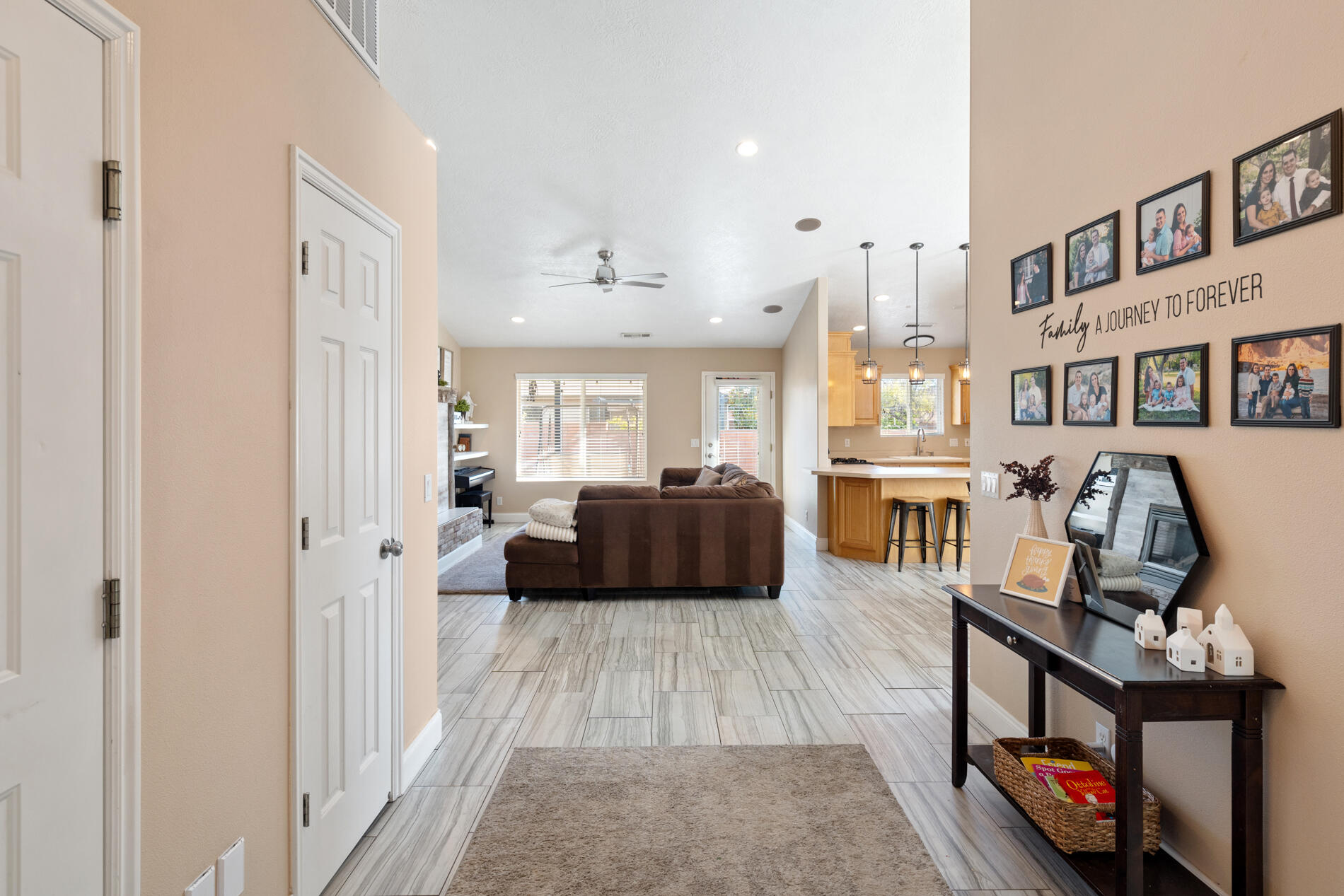 978 N Graham Manor