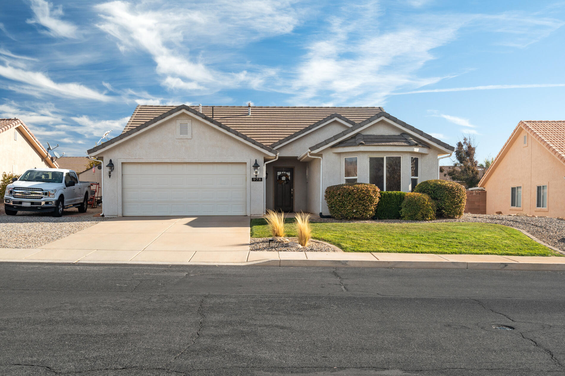 978 N Graham Manor