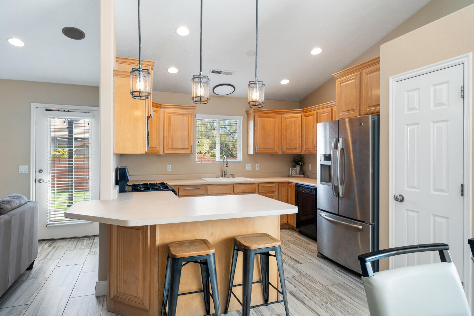 978 N Graham Manor