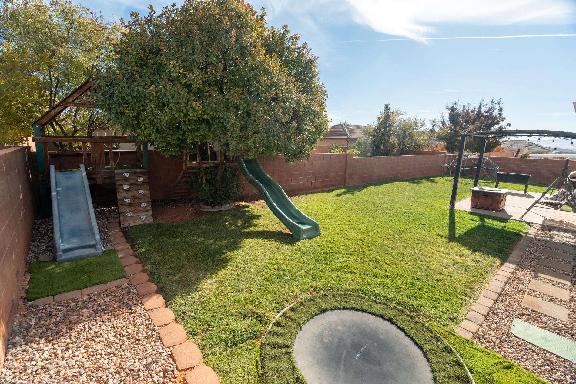 978 N Graham Manor