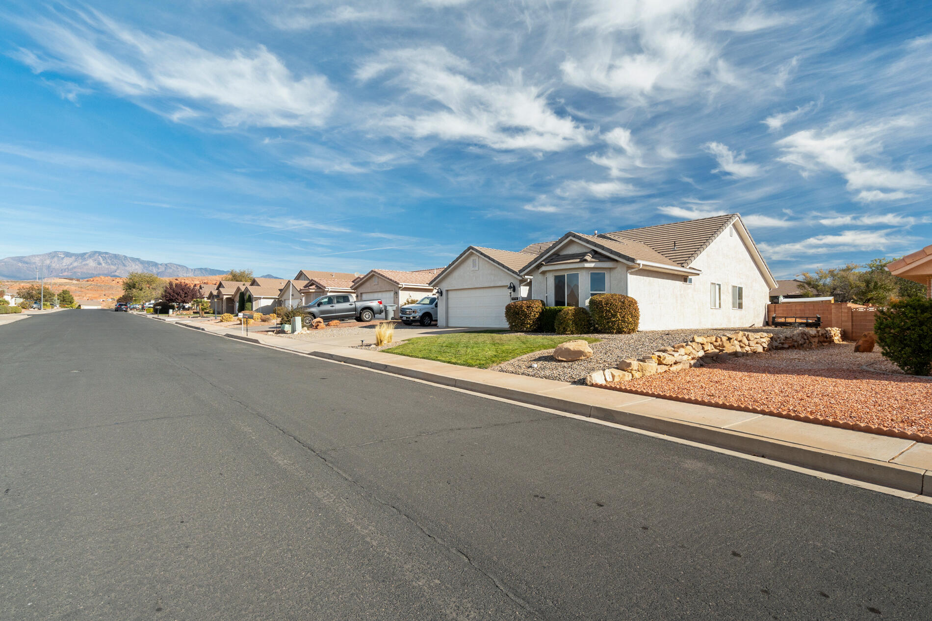 978 N Graham Manor