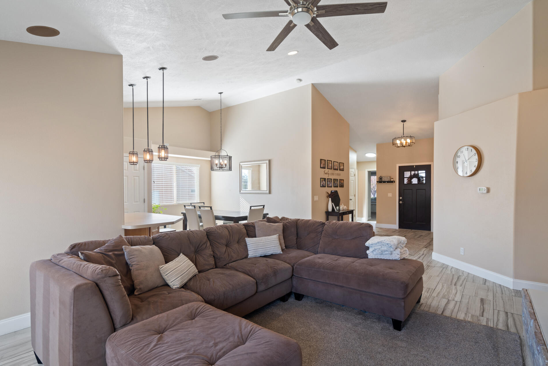 978 N Graham Manor