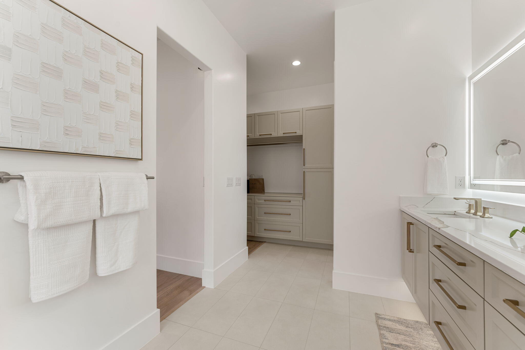 2871 E View Pointe DR