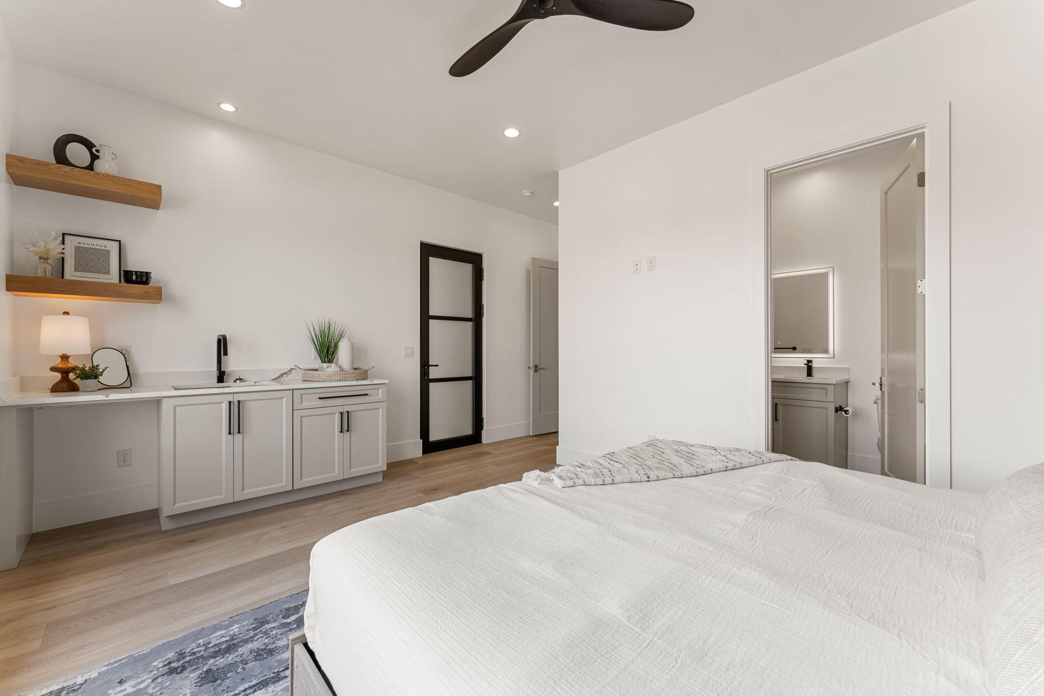 2871 E View Pointe DR