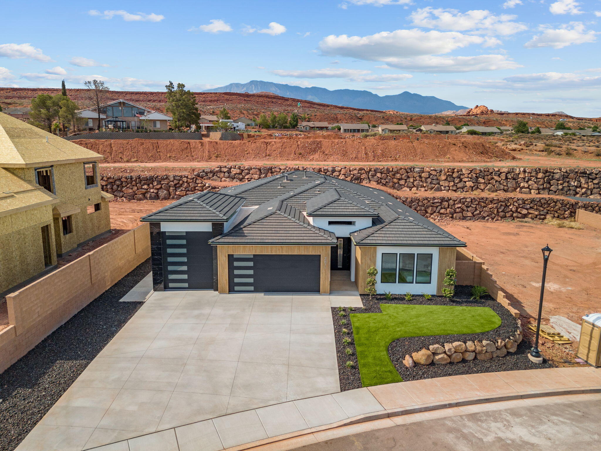 2871 E View Pointe DR