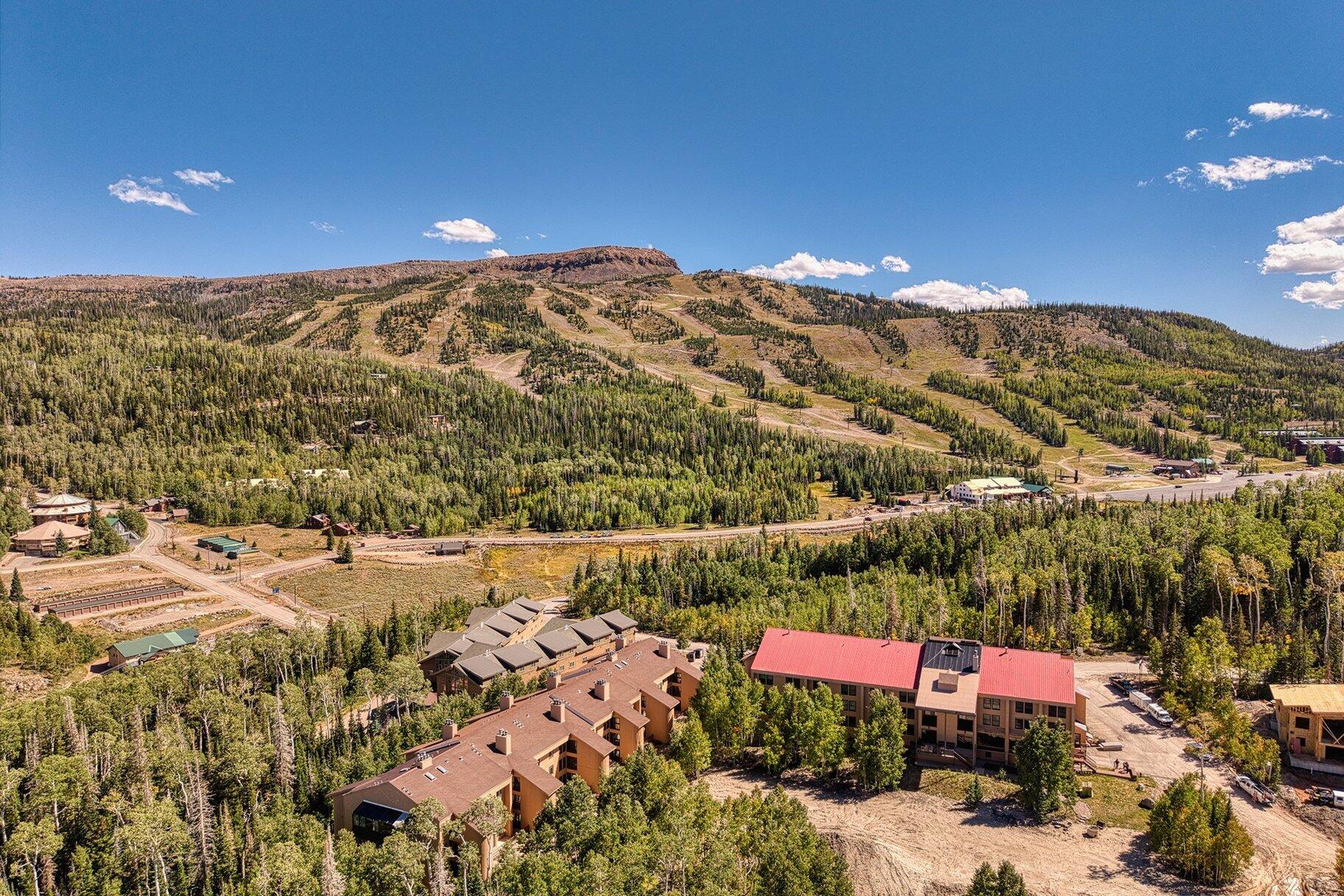 150 W Ridge View ST Unit: 128