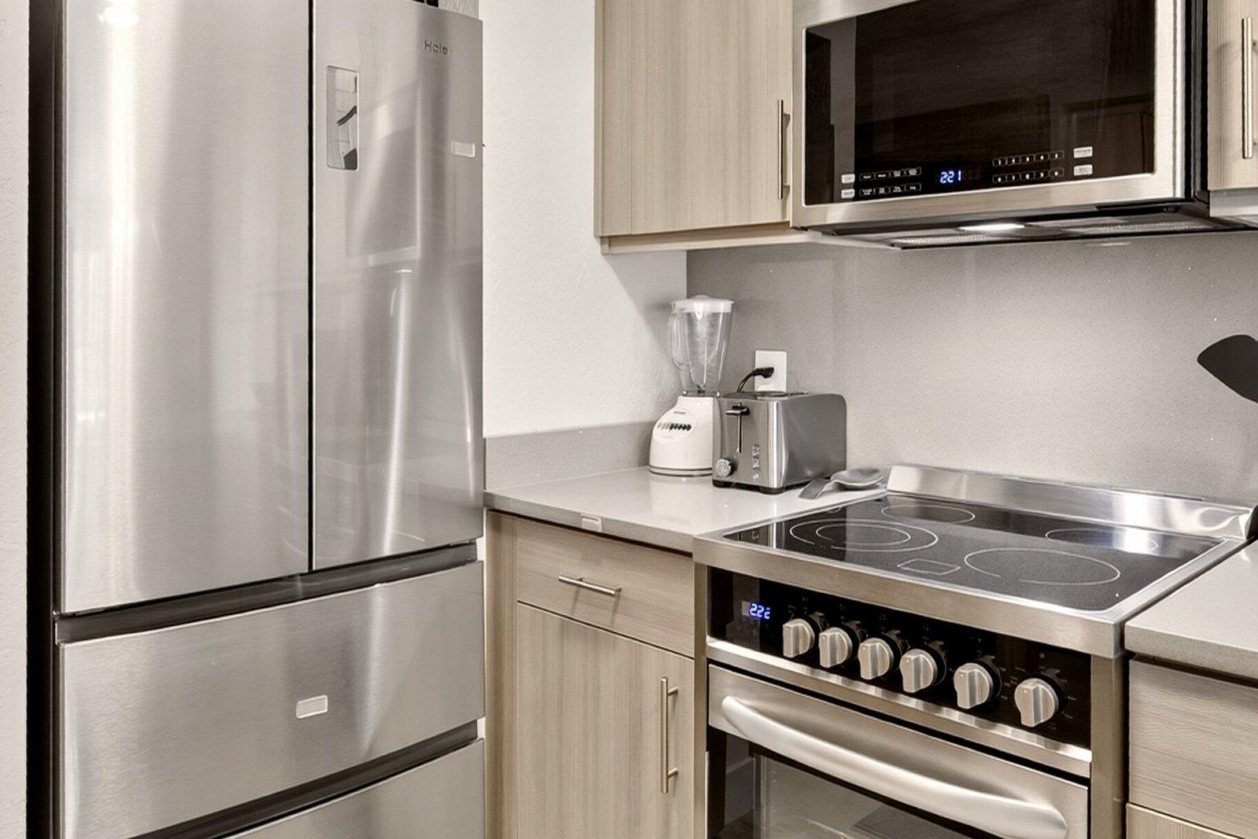 150 W Ridge View ST Unit: 128