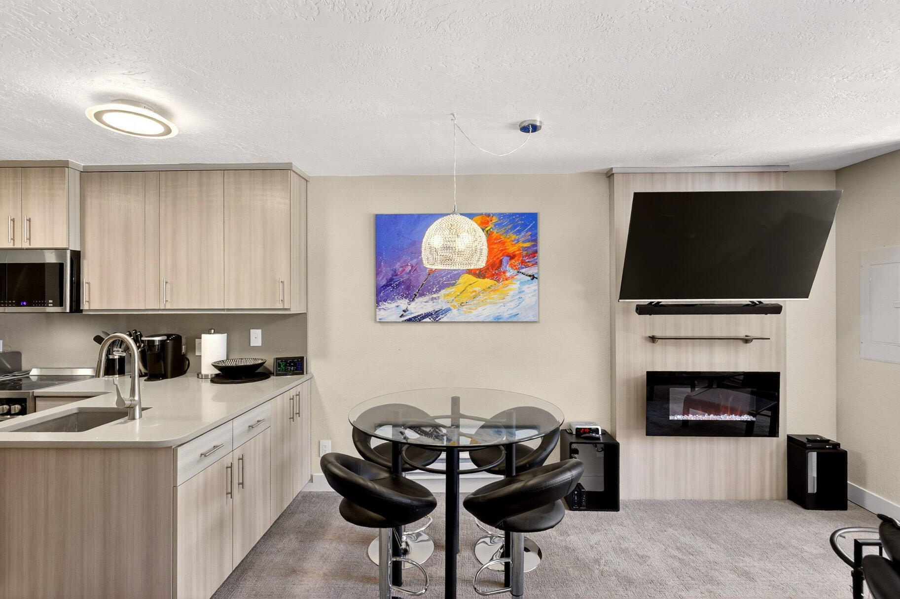 150 W Ridge View ST Unit: 128