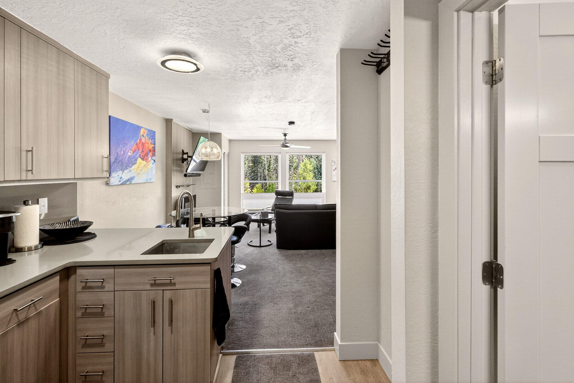 150 W Ridge View ST Unit: 128