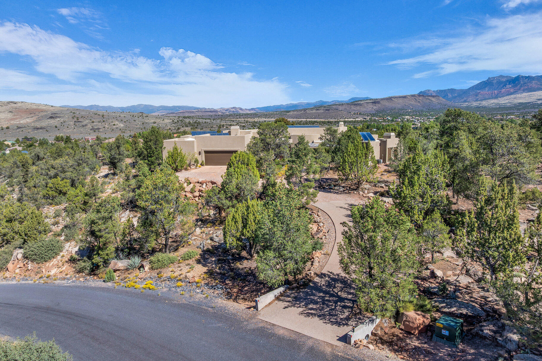 622 N Pinion Hills DR