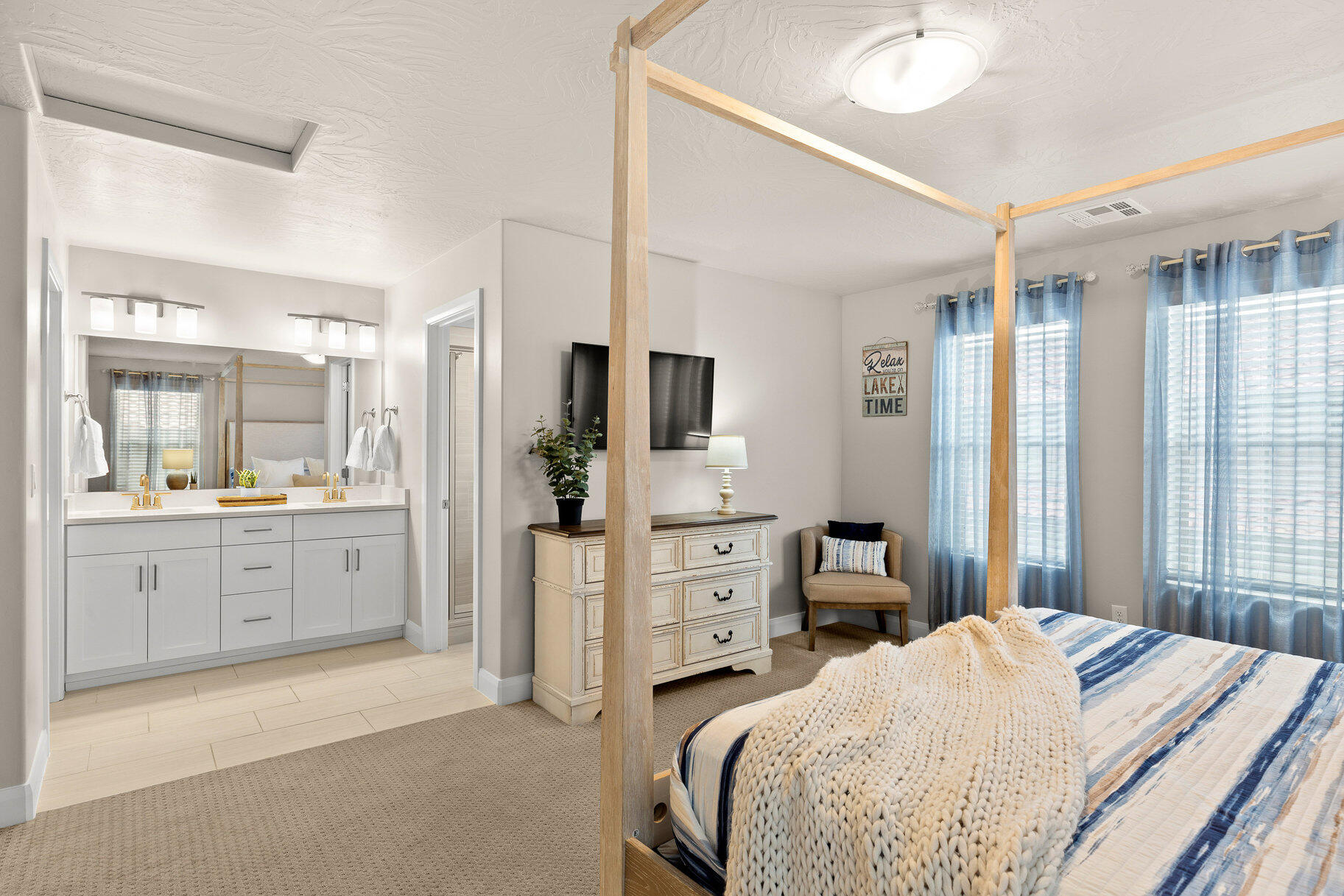 1222 N MISTICO Alley