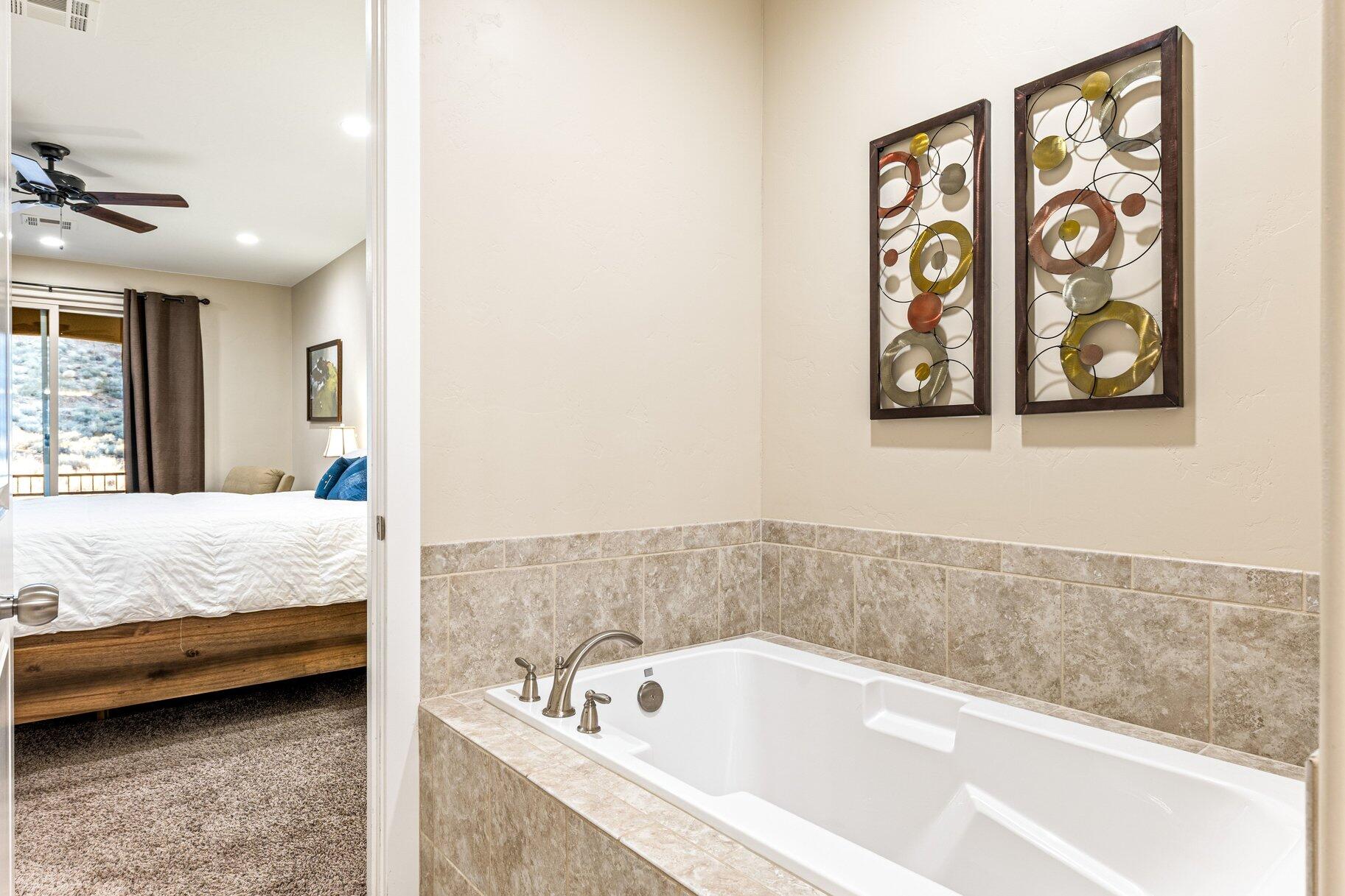 2111 N Coral Ridge DR 17C