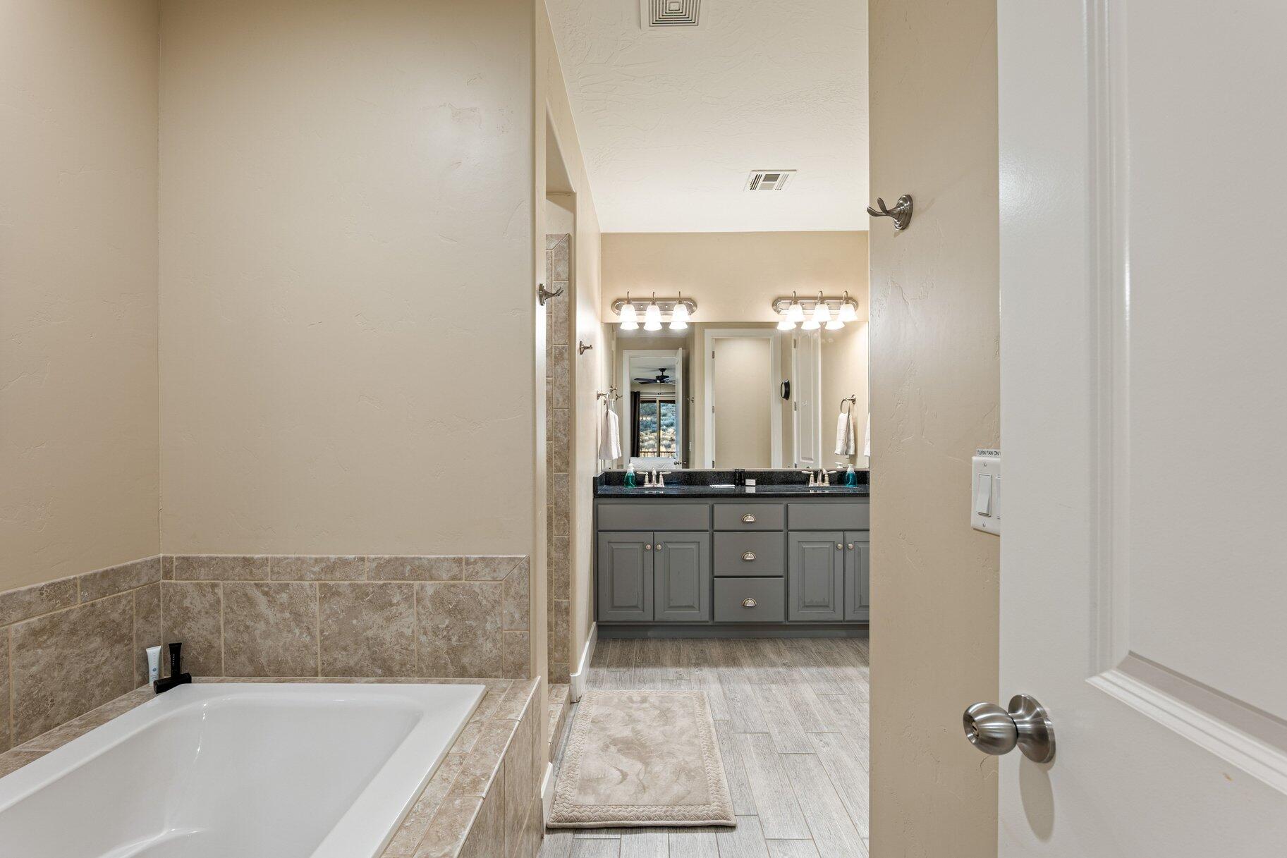 2111 N Coral Ridge DR 17C