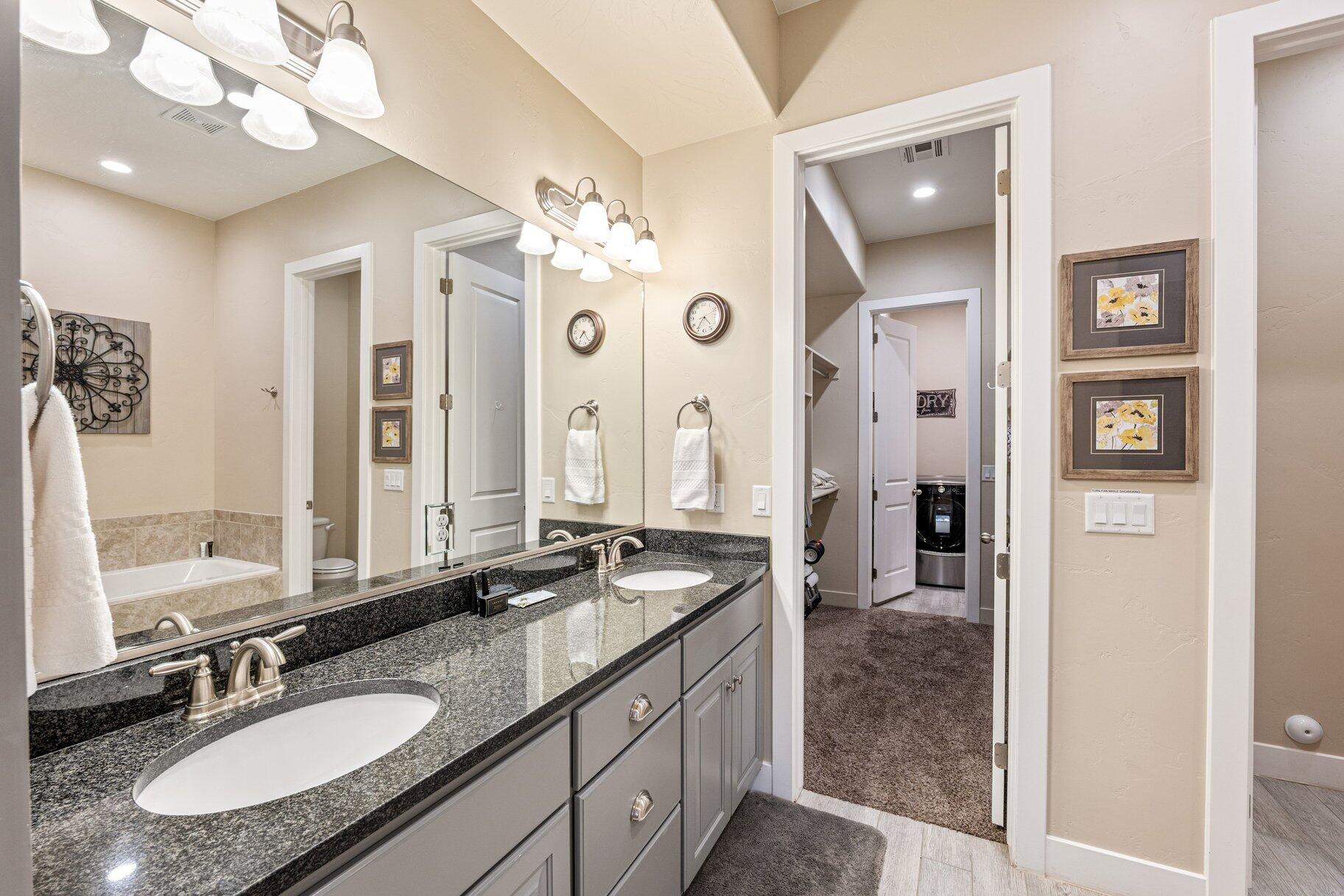 2111 N Coral Ridge DR 17C