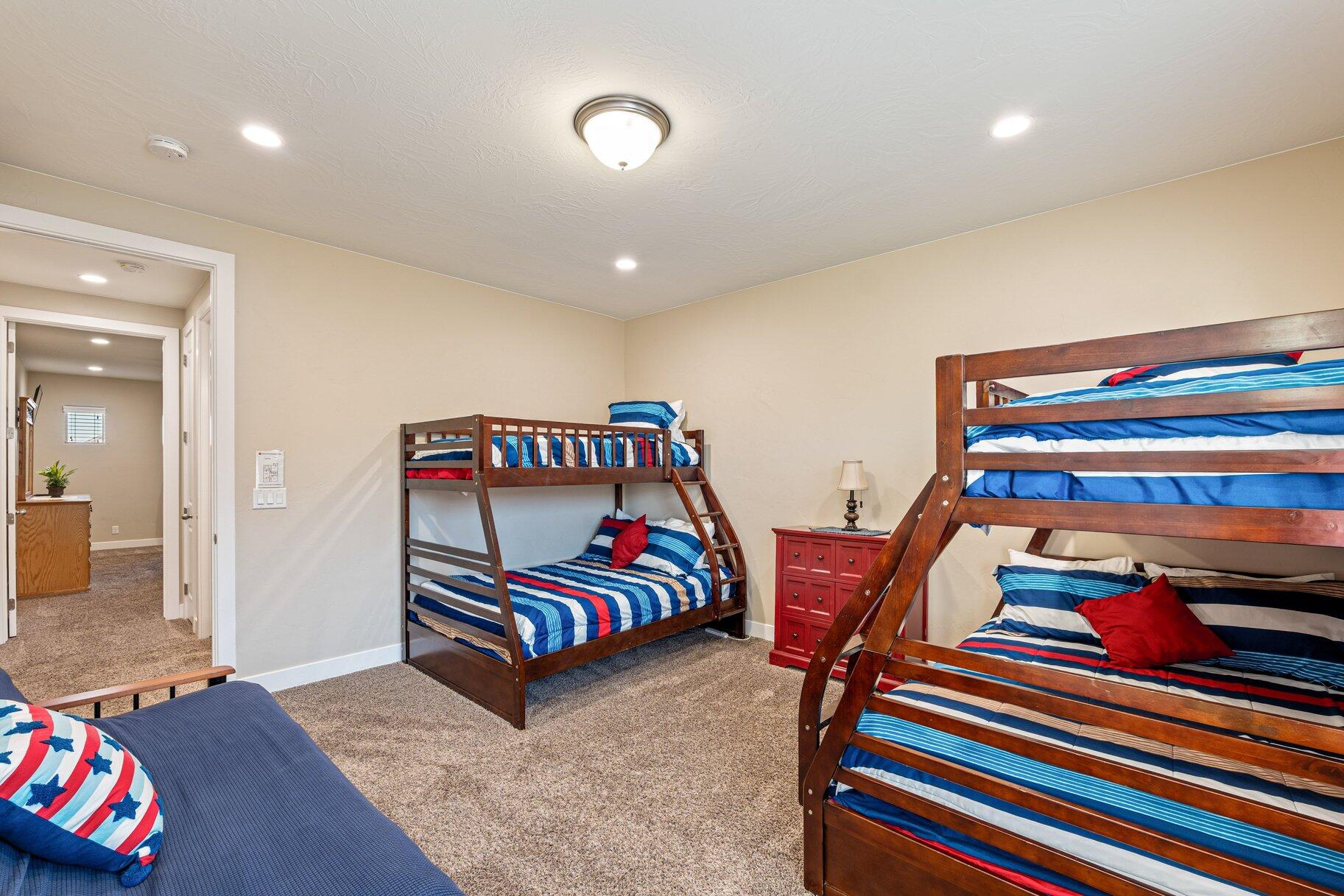 2111 N Coral Ridge DR 17C