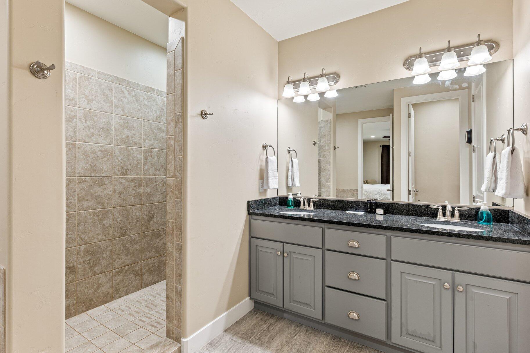 2111 N Coral Ridge DR 17C