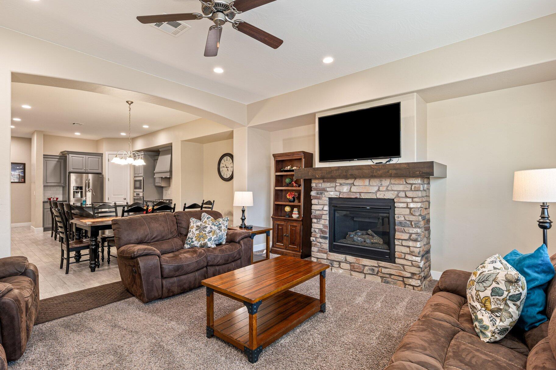 2111 N Coral Ridge DR 17C