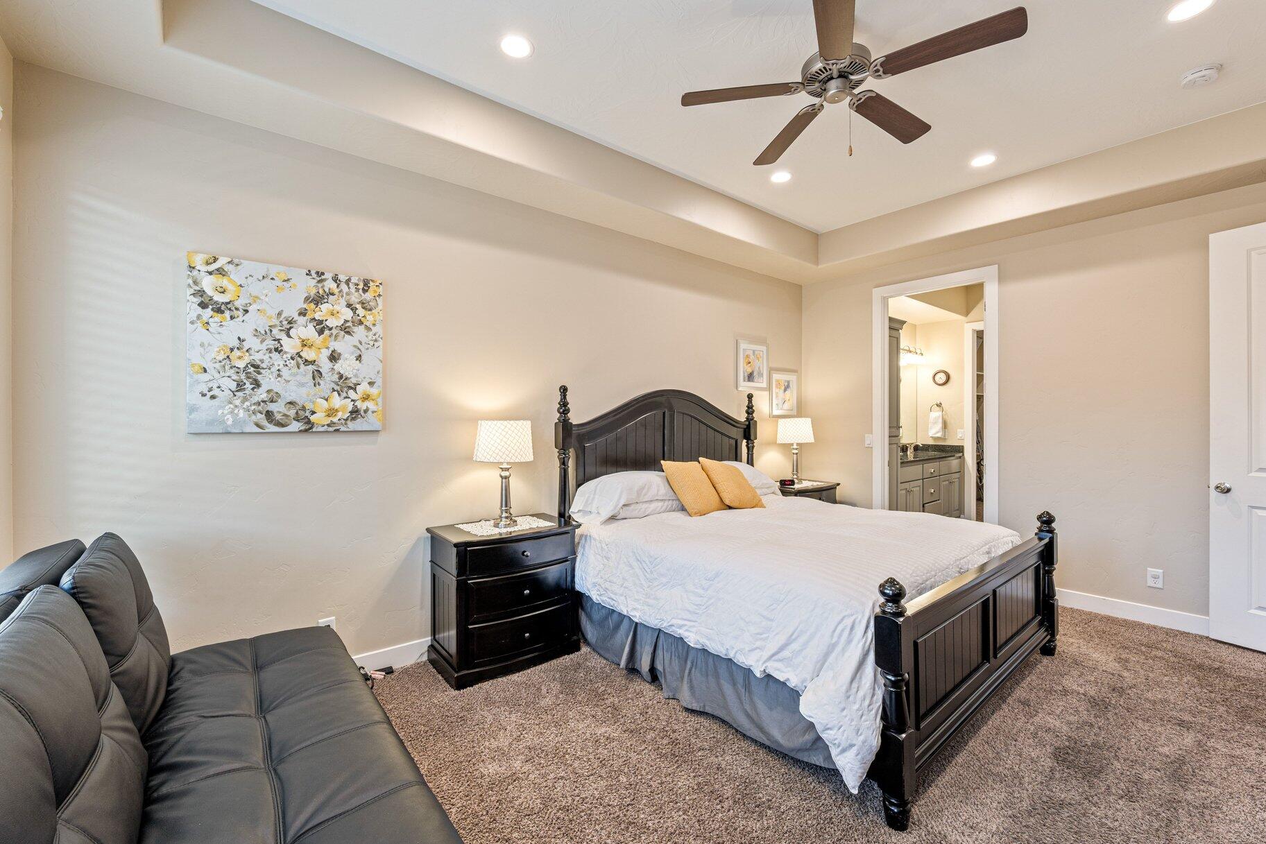 2111 N Coral Ridge DR 17C