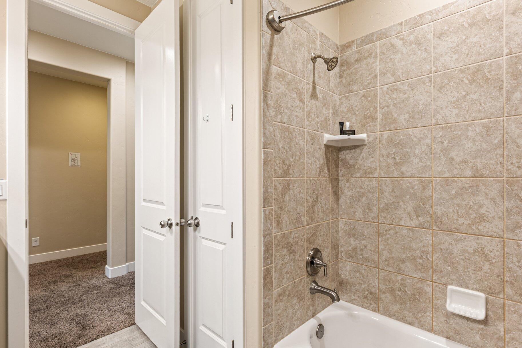 2111 N Coral Ridge DR 17C