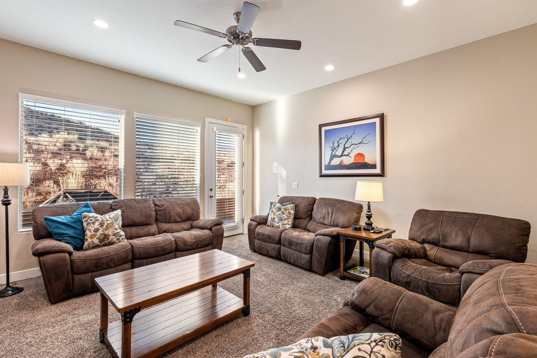 2111 N Coral Ridge DR 17C