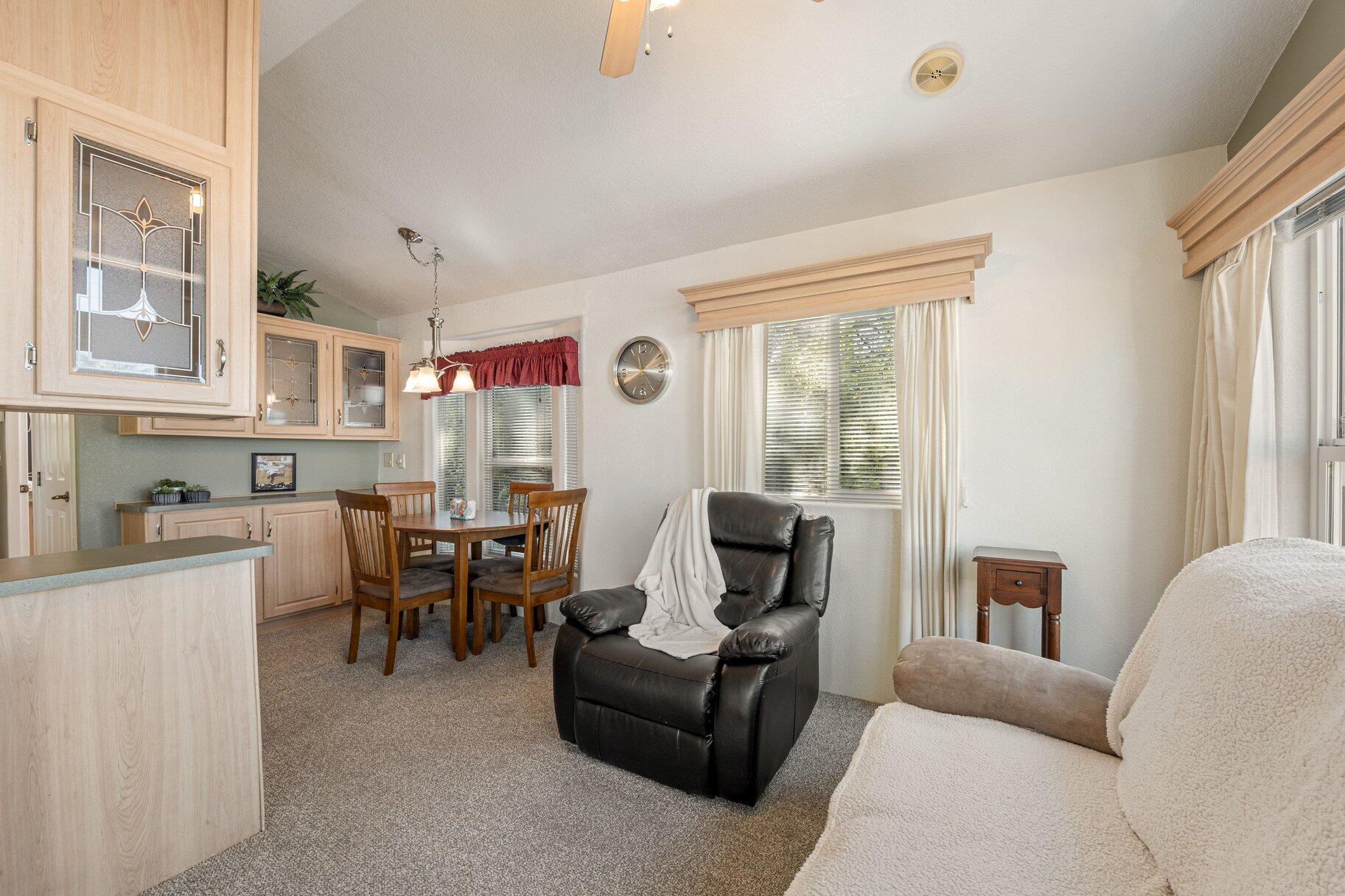 448 E Telegraph ST 70