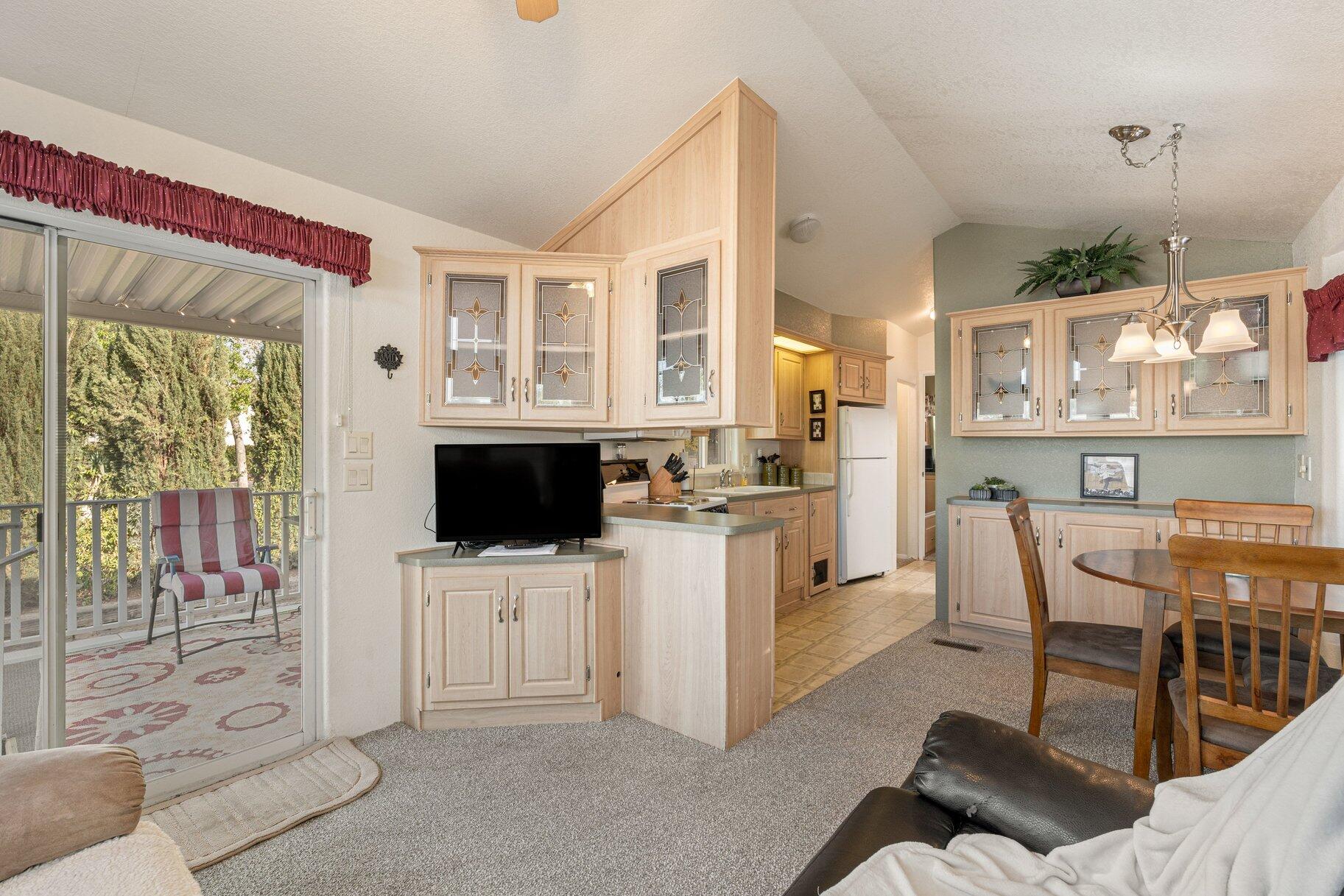 448 E Telegraph ST 70